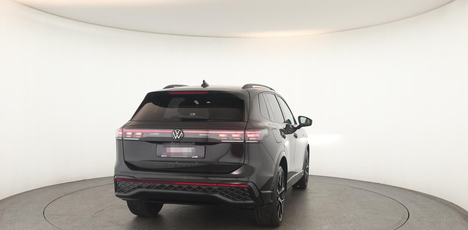 Volkswagen Tiguan 2.0 TSI DSG 4M R-Line IQ Pano Nav 360 AHK foto 24
