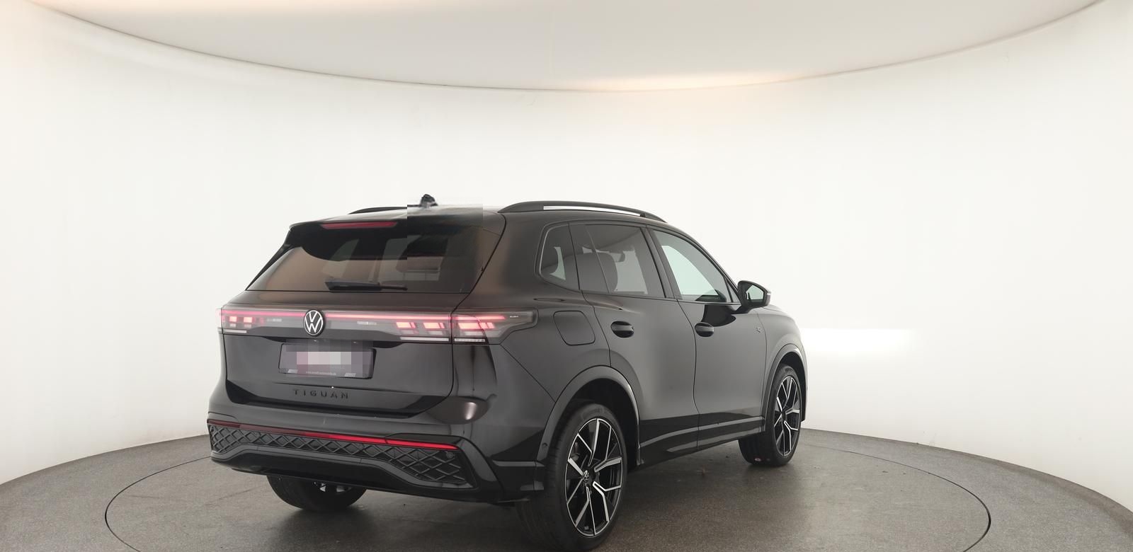Volkswagen Tiguan 2.0 TSI DSG 4M R-Line IQ Pano Nav 360 AHK foto 25