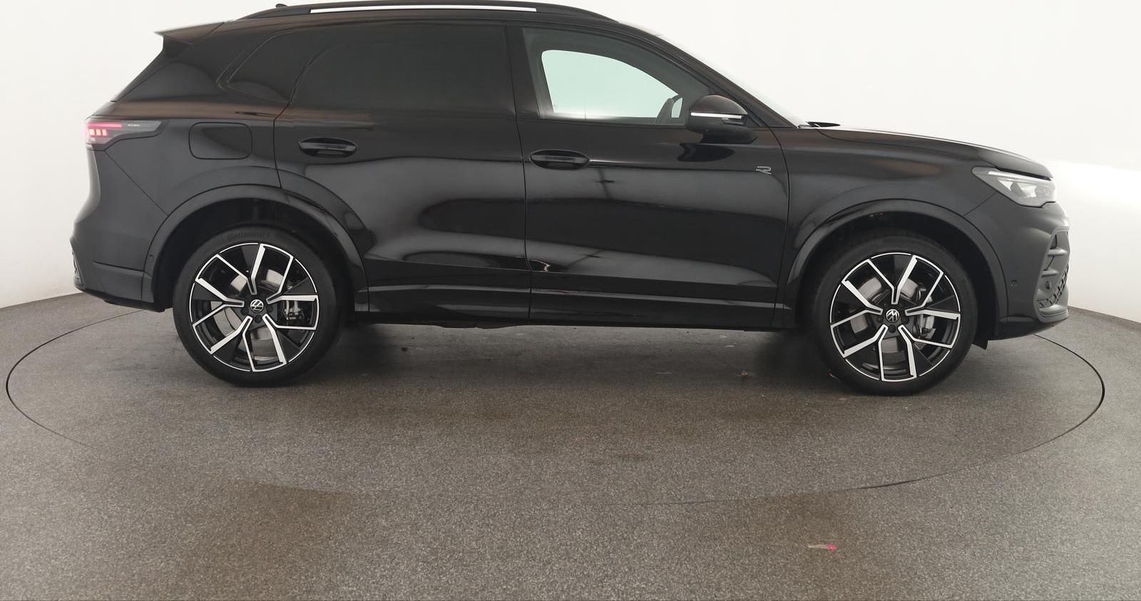 Volkswagen Tiguan 2.0 TSI DSG 4M R-Line IQ Pano Nav 360 AHK foto 5