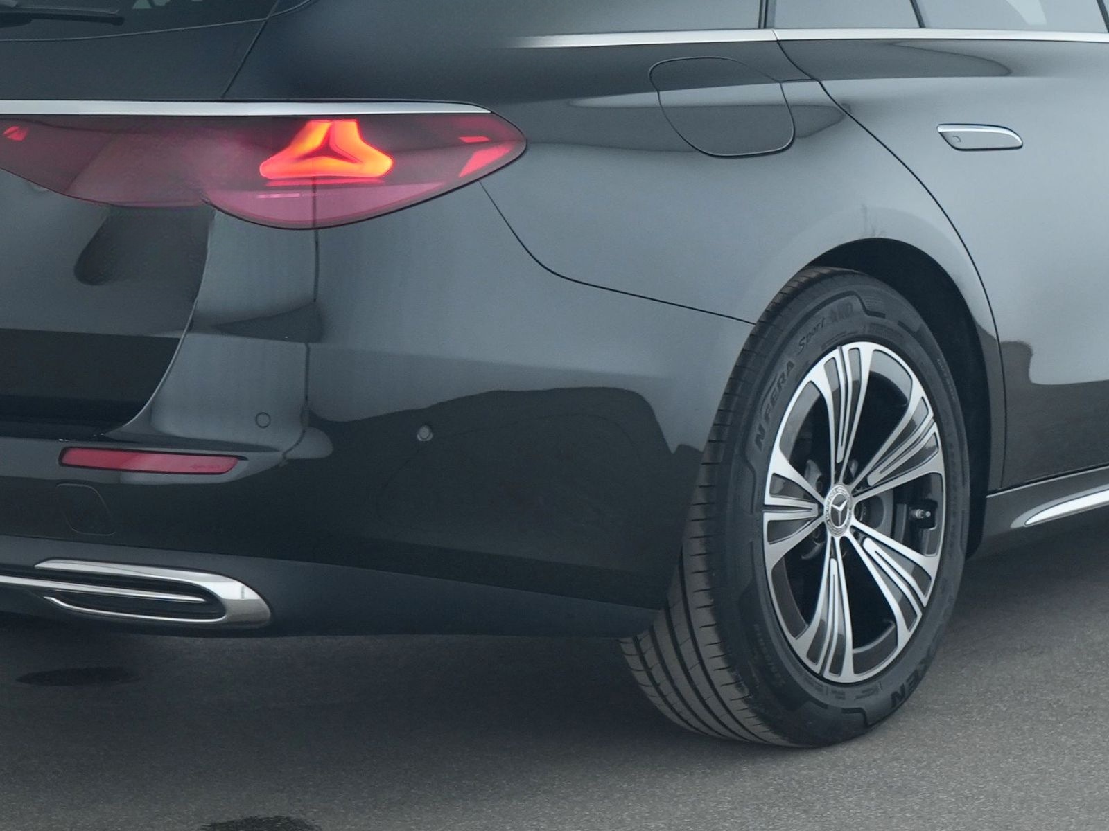 Mercedes-Benz E 450 Exclusive Premium Standheizung|Burmester foto 15