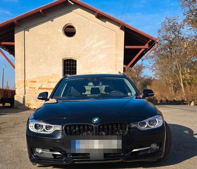 BMW 330d xDrive Touring Sport Line Automatic Spo... foto 3