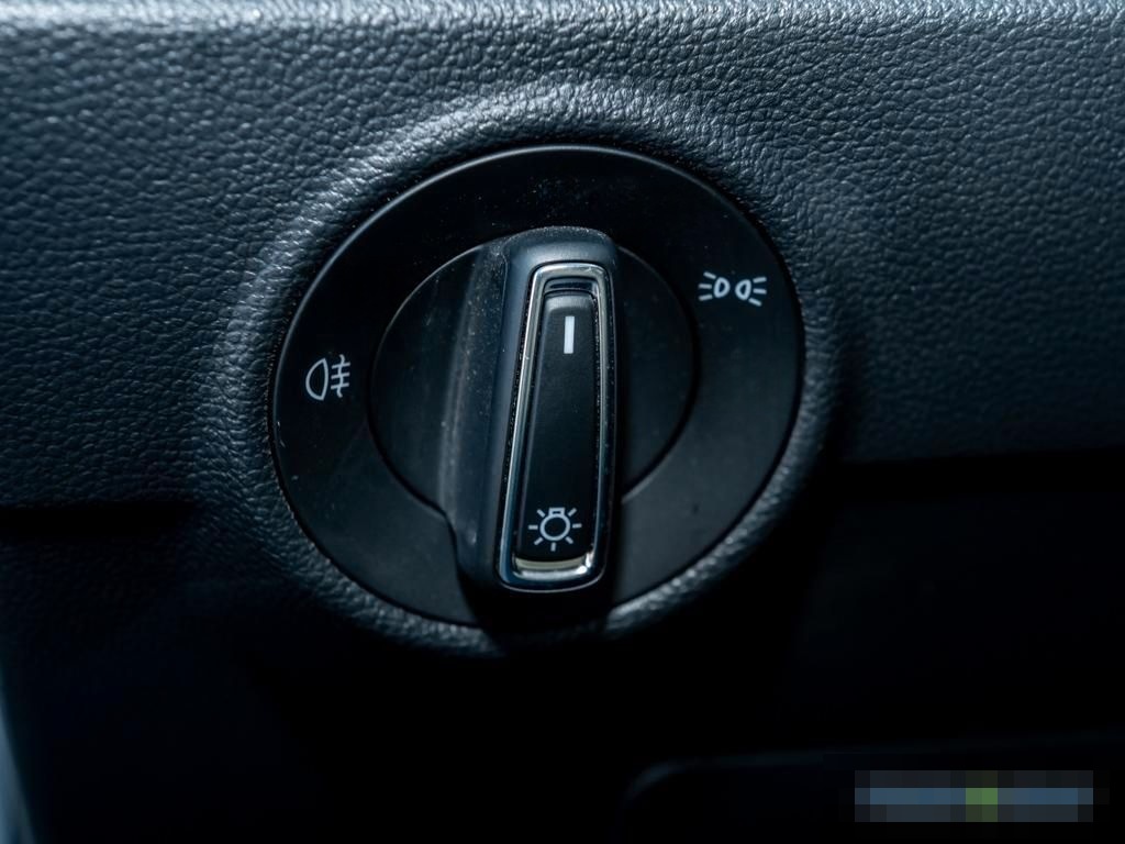 Volkswagen T-Roc 1.5 TSI Style Standhz/Keyless/AppConn/NAVI foto 9