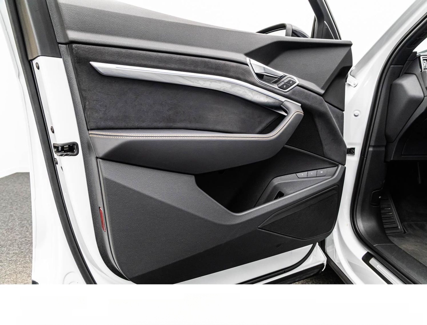 Audi E-TRON 55 2x S LINE BLACK EDITION/ACC/PANO/NACHT foto 14