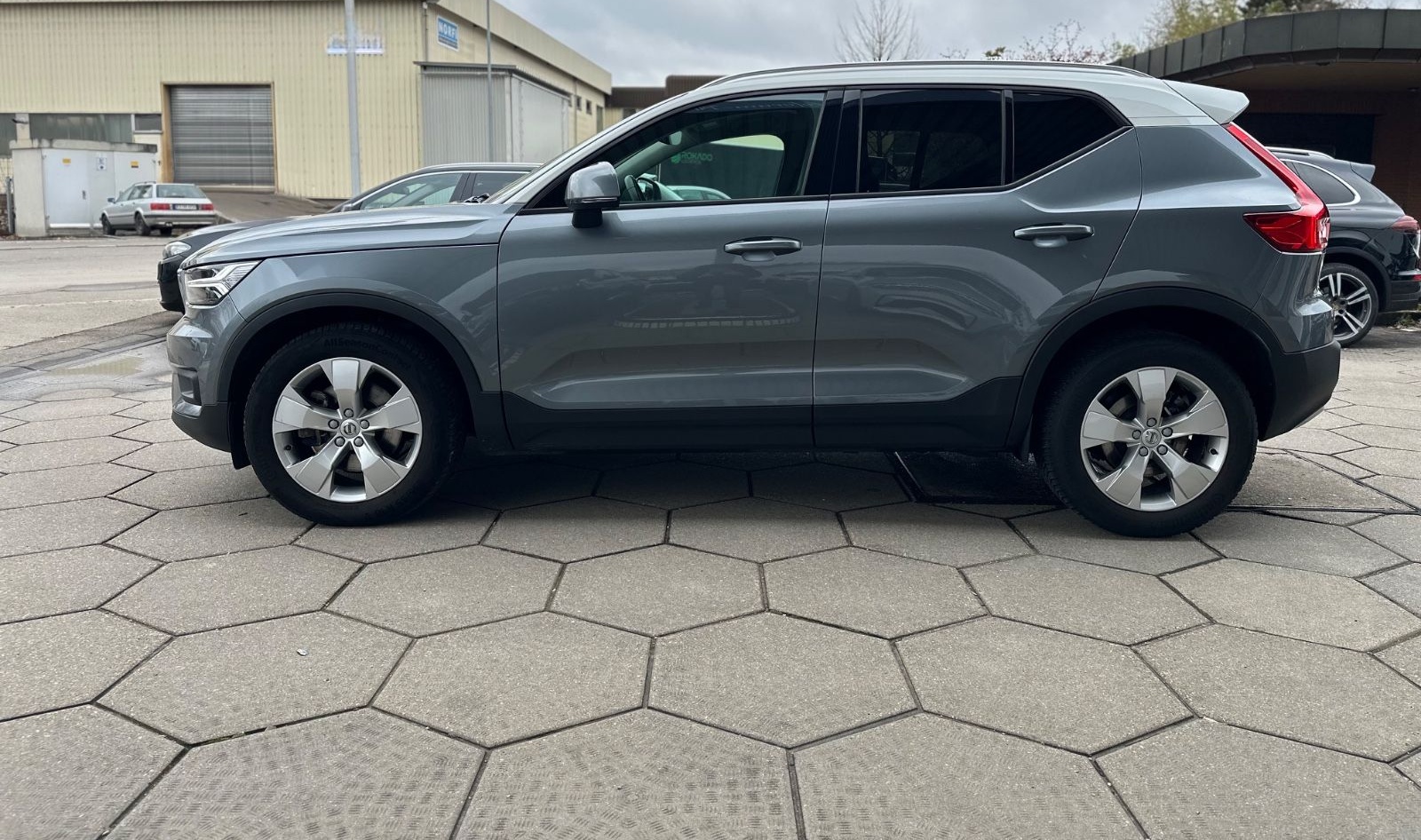 Volvo XC40 Momentum AWD LED HARMAN KARDON NAVI foto 2