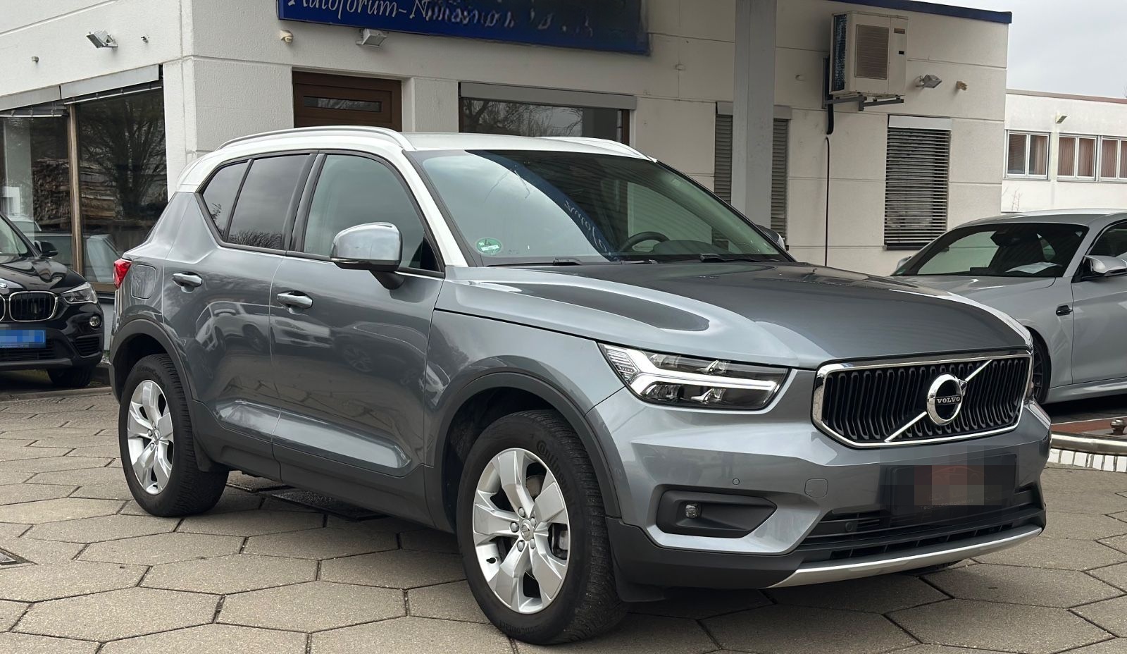 Volvo XC40 Momentum AWD LED HARMAN KARDON NAVI foto 5