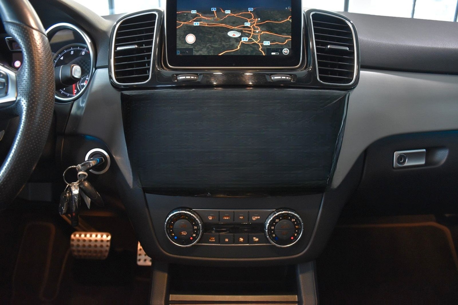 Mercedes-Benz GLE 400 4Matic 7G AMG LINE INT"DISTRONIC"ESD"LED foto 16