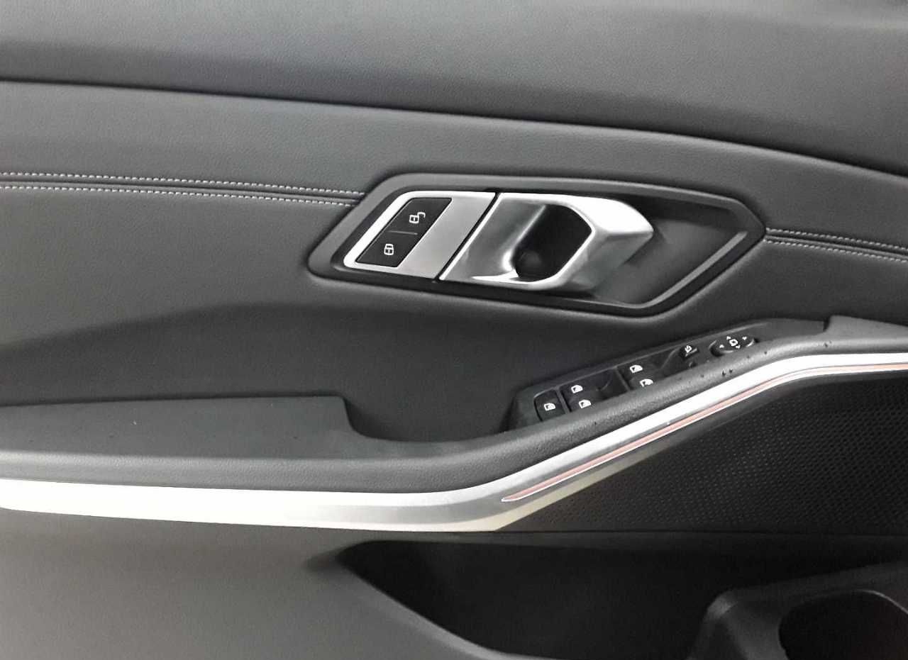 BMW 318d Touring Sport Line Navi SHZ LED foto 4