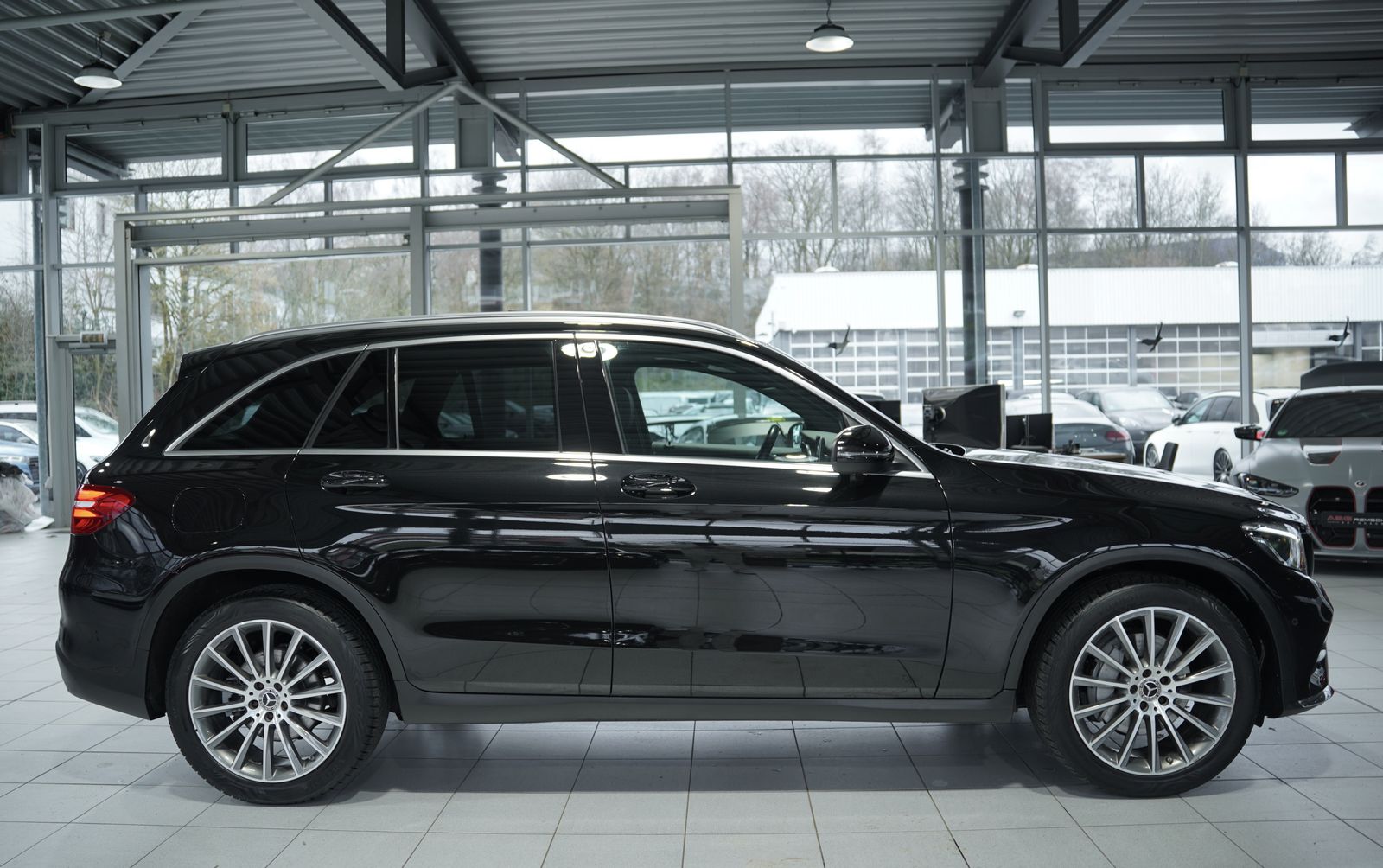 Mercedes-Benz GLC 250 4M AMG Line *20 *Pano *AHK *Navi *KeyGo foto 4