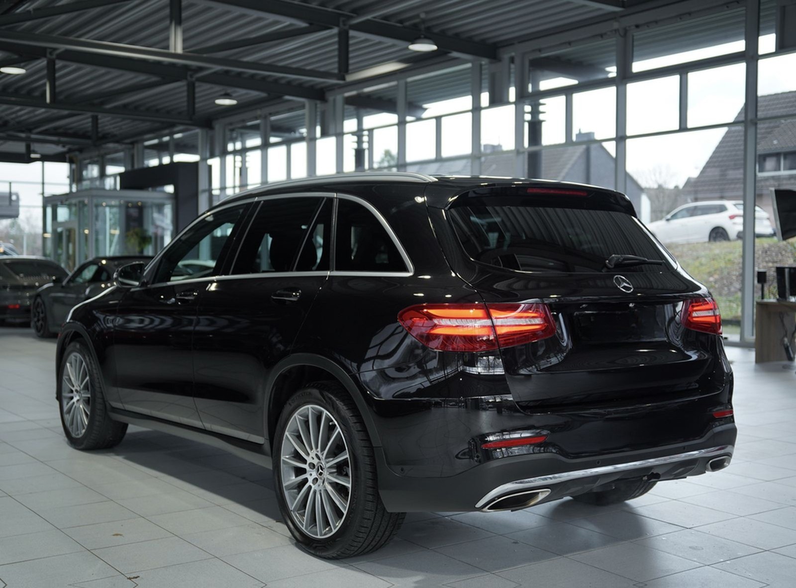 Mercedes-Benz GLC 250 4M AMG Line *20 *Pano *AHK *Navi *KeyGo foto 8