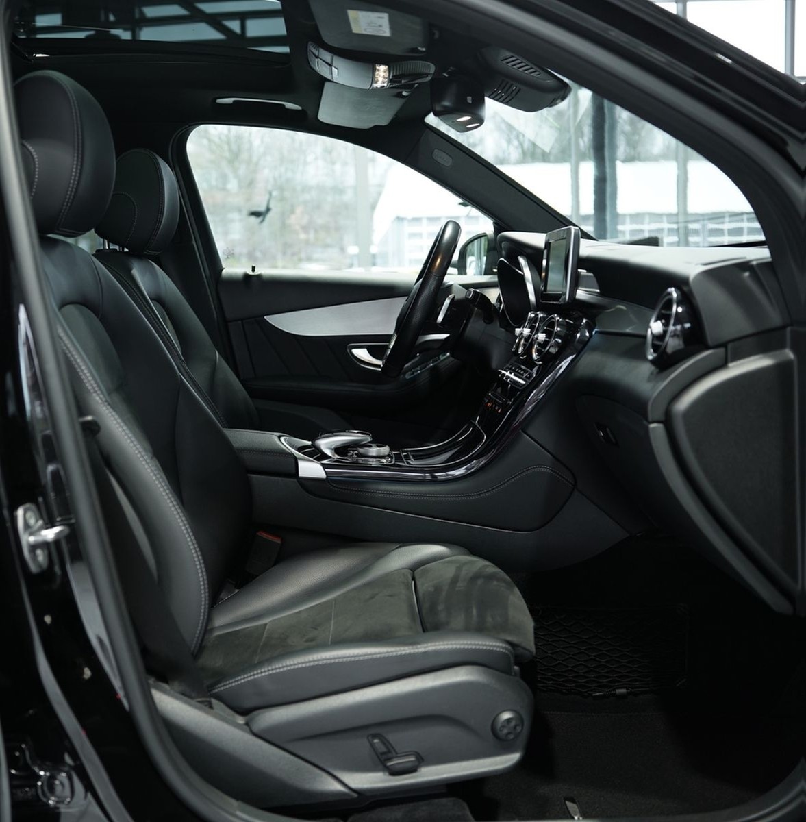 Mercedes-Benz GLC 250 4M AMG Line *20 *Pano *AHK *Navi *KeyGo foto 10