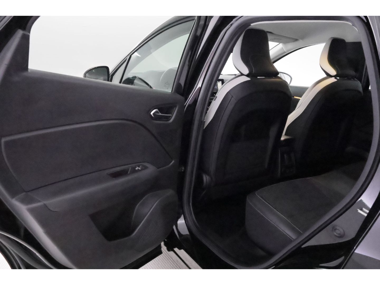 Renault Captur II 1.3TCe 140 Aut.Techno+LED+KAMERA+NAVI foto 19