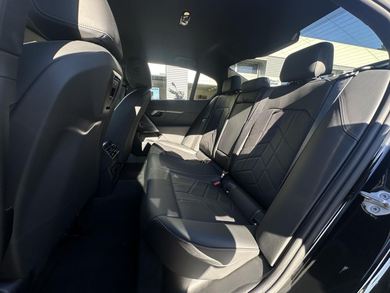 BMW 540d xDr.M Sport ACC SuView Sitzbel.B+W.AHK 20" foto 11