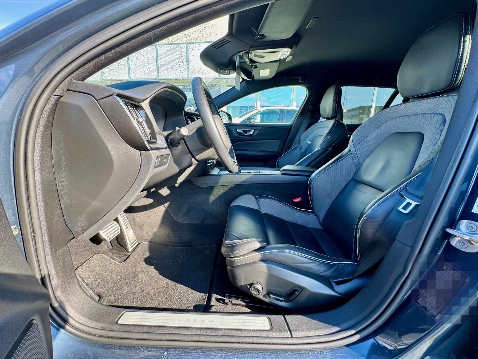 Volvo V60 B4 Diesel Kombi R-Design 8-Gang foto 7