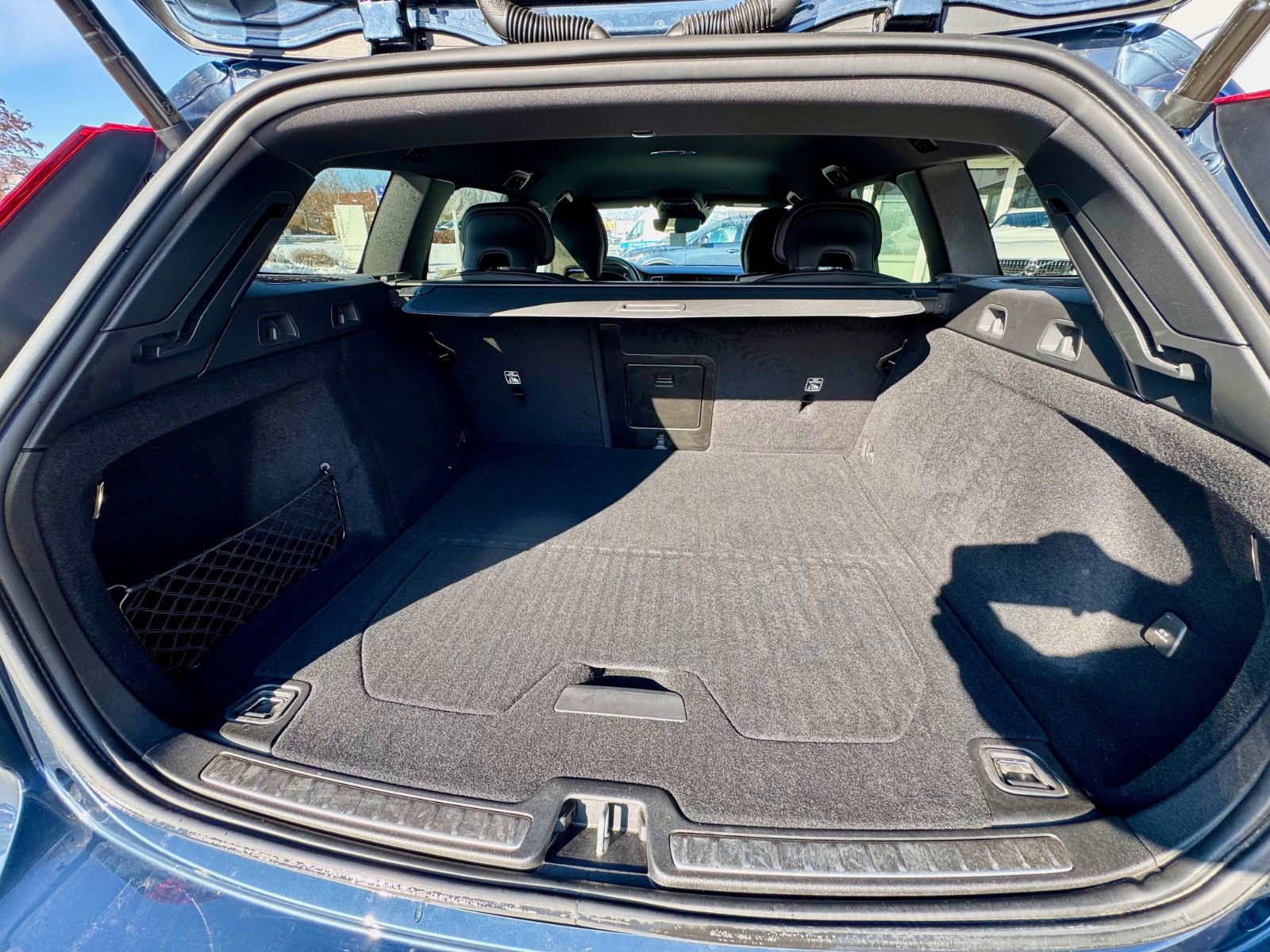 Volvo V60 B4 Diesel Kombi R-Design 8-Gang foto 9