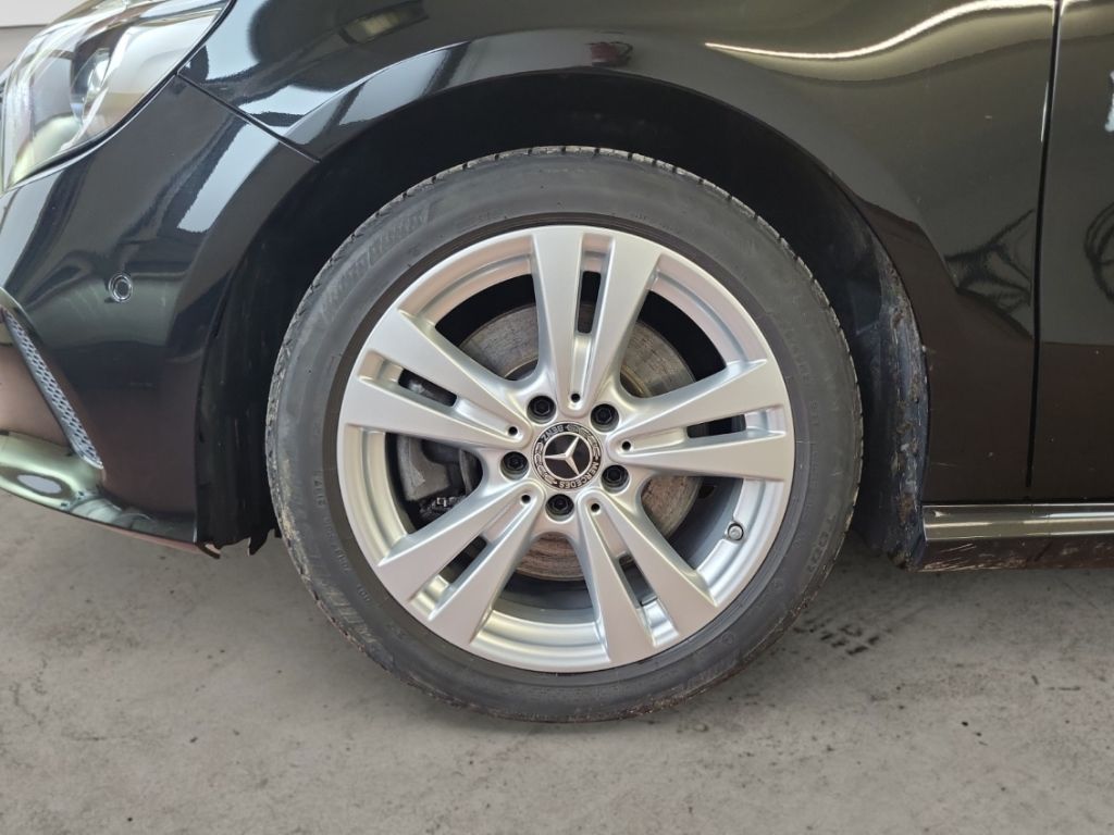 Mercedes-Benz A 250 BlueEfficiency Urban AUTOMATIK NAV LED SIT foto 15