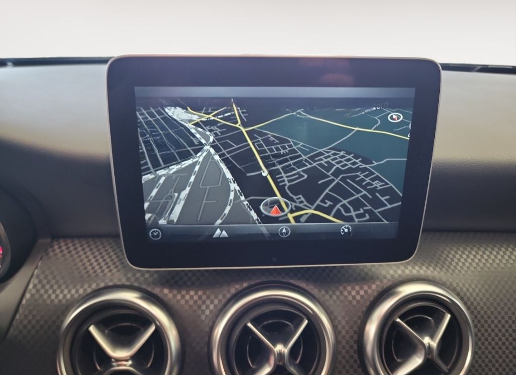 Mercedes-Benz A 250 BlueEfficiency Urban AUTOMATIK NAV LED SIT foto 10