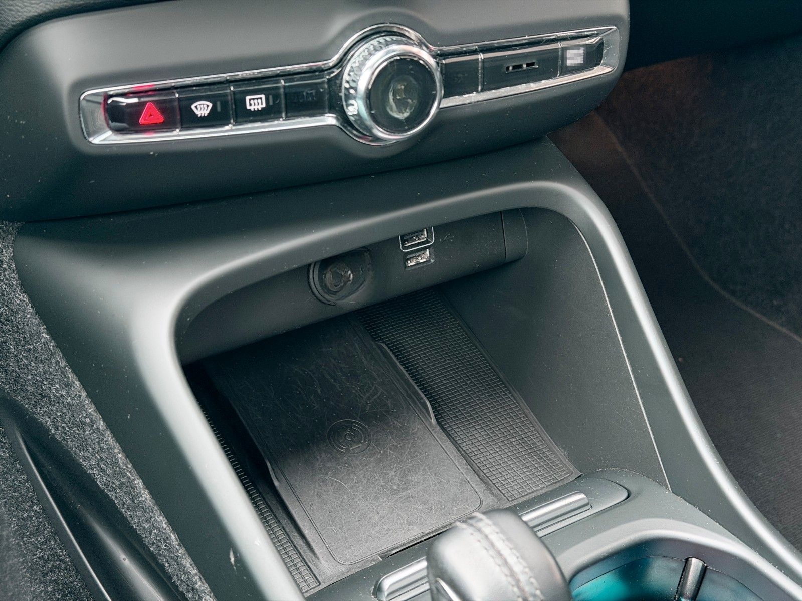 Volvo XC40 Momentum AHK*PANO*LED foto 18