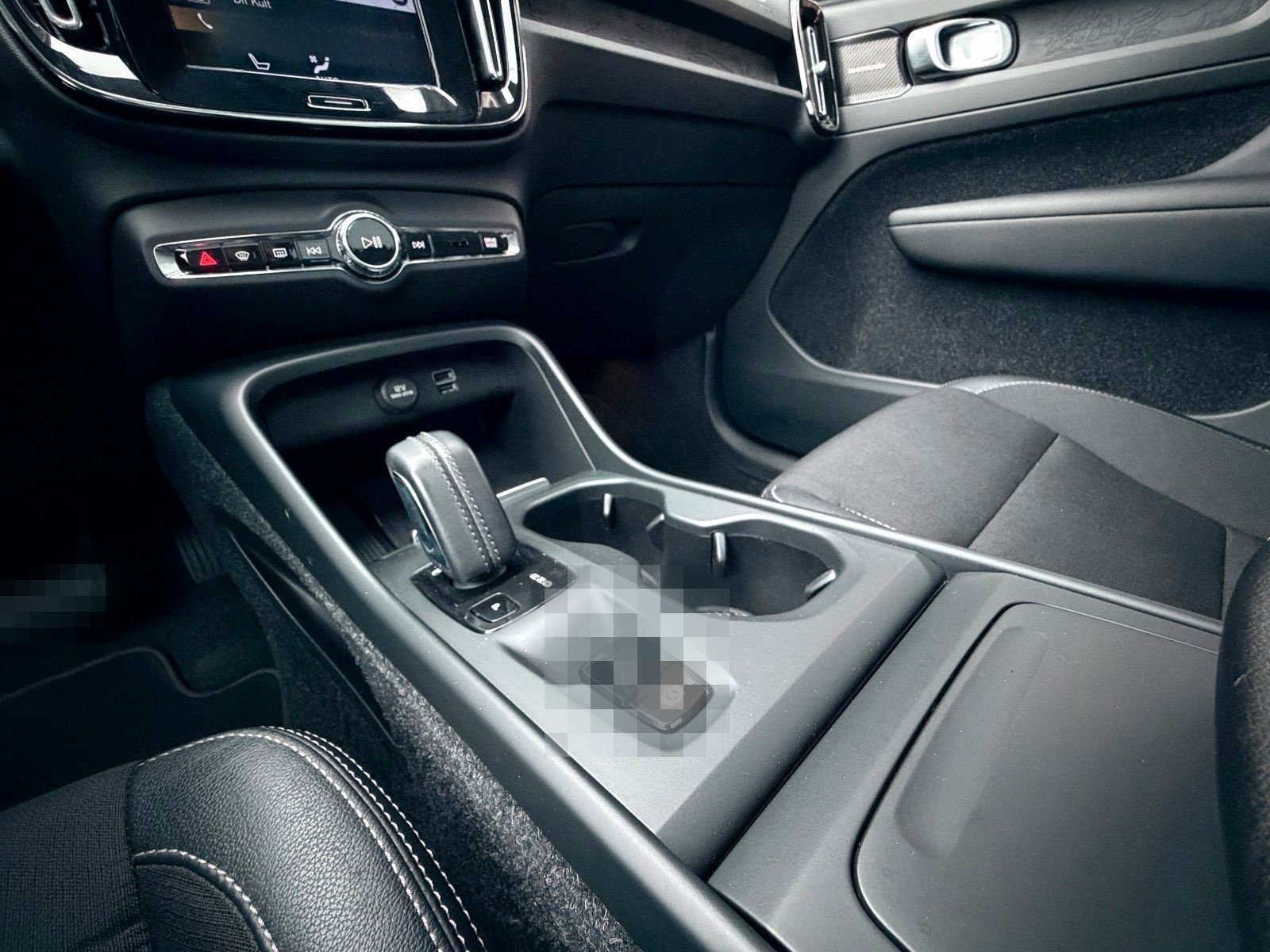 Volvo XC40 Momentum AHK*PANO*LED foto 19