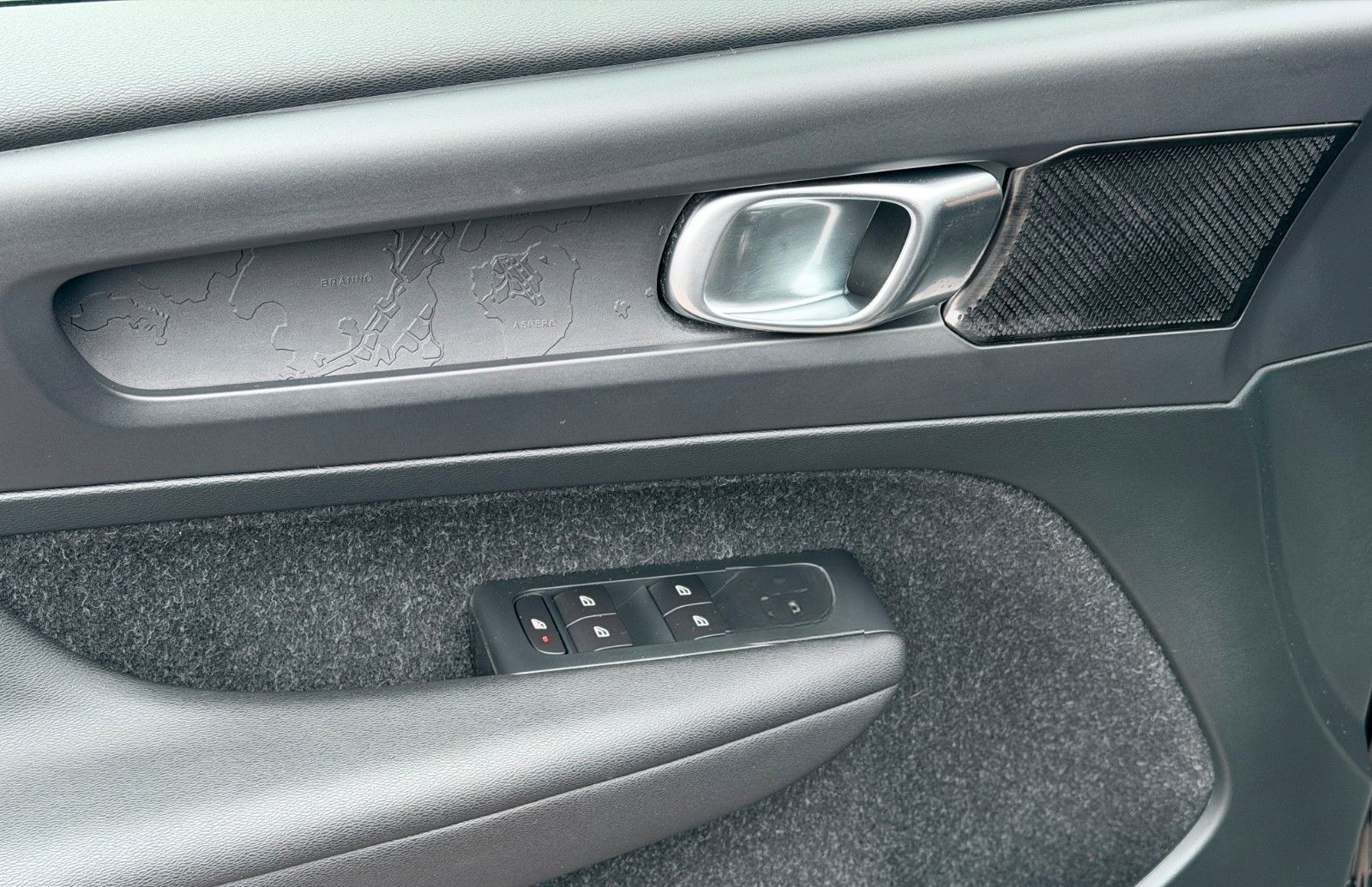 Volvo XC40 Momentum AHK*PANO*LED foto 21