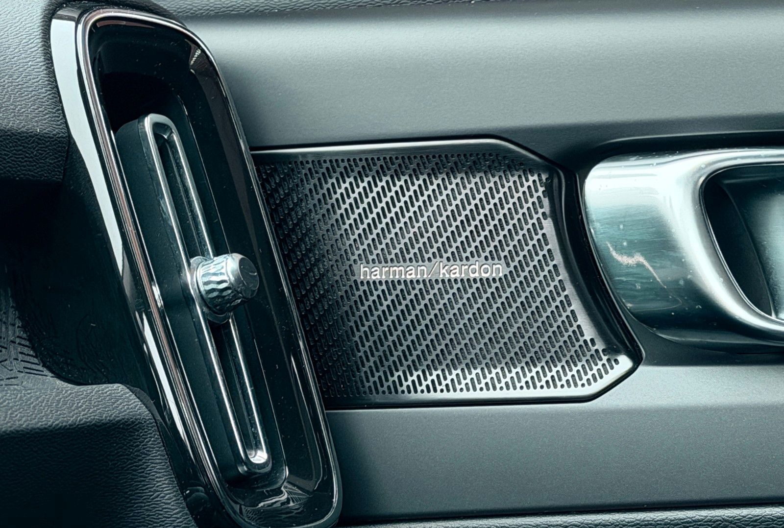 Volvo XC40 Momentum AHK*PANO*LED foto 22