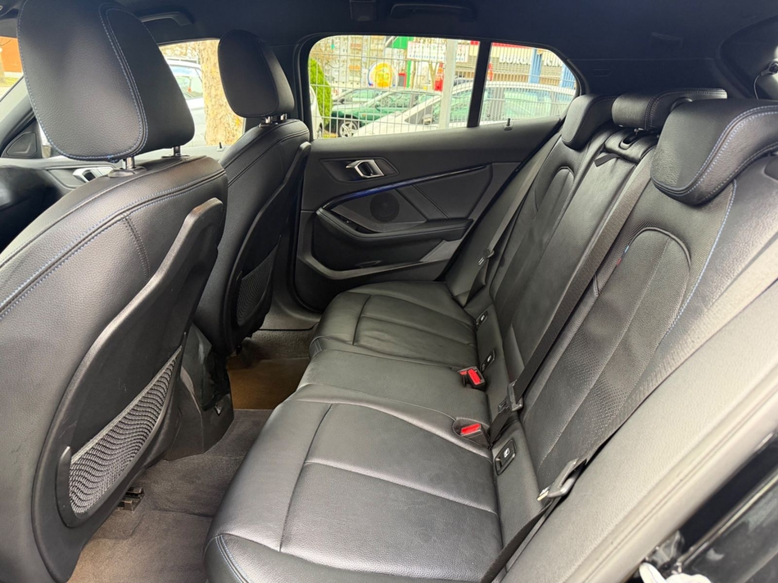 BMW M135 i xDrive Limousine / HEAD UP - LEDER foto 11