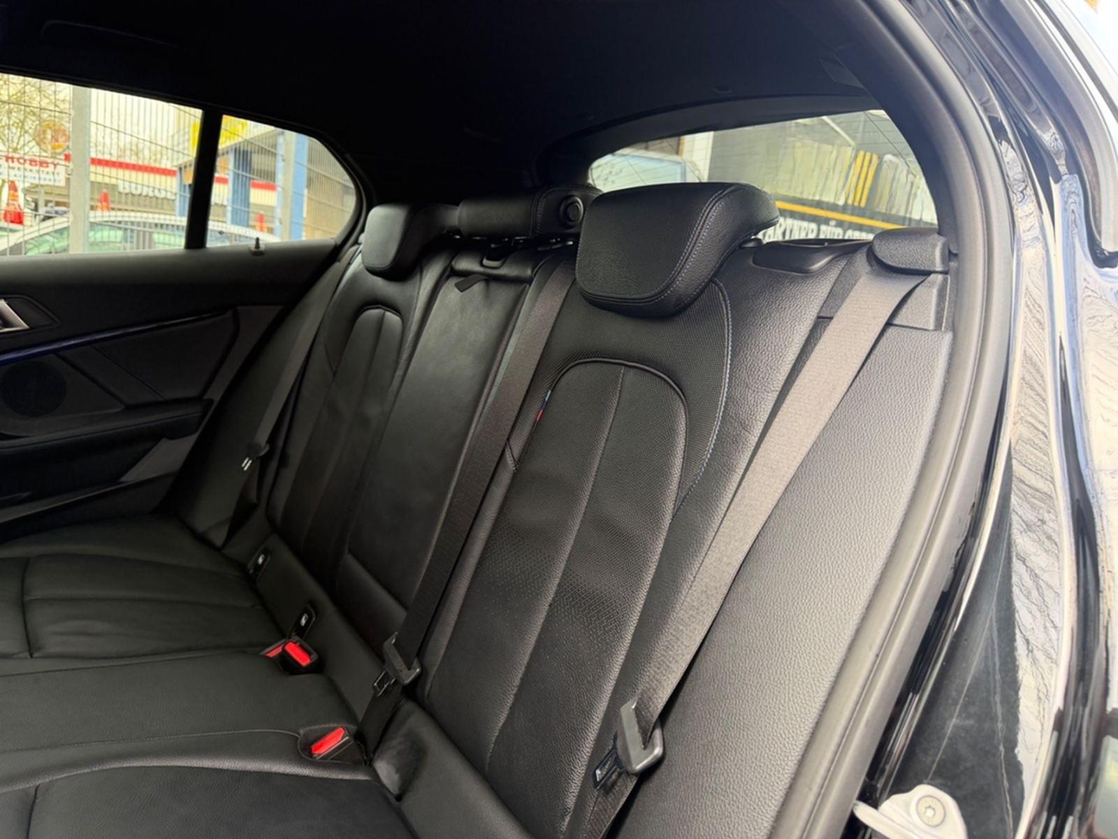 BMW M135 i xDrive Limousine / HEAD UP - LEDER foto 12