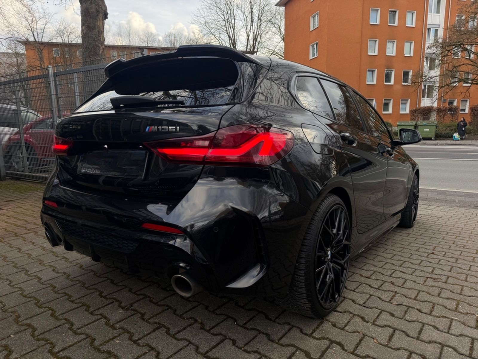 BMW M135 i xDrive Limousine / HEAD UP - LEDER foto 3