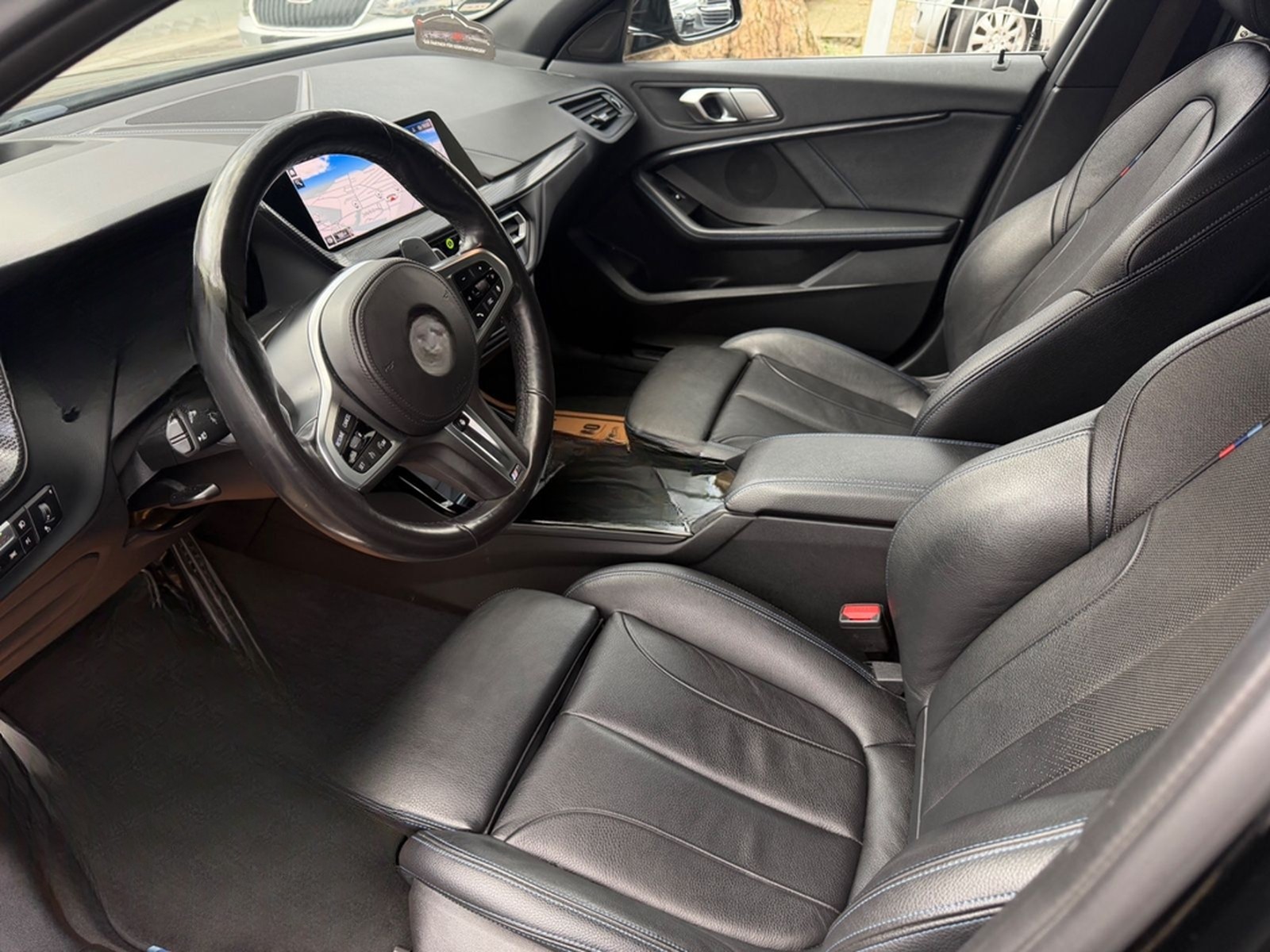 BMW M135 i xDrive Limousine / HEAD UP - LEDER foto 4