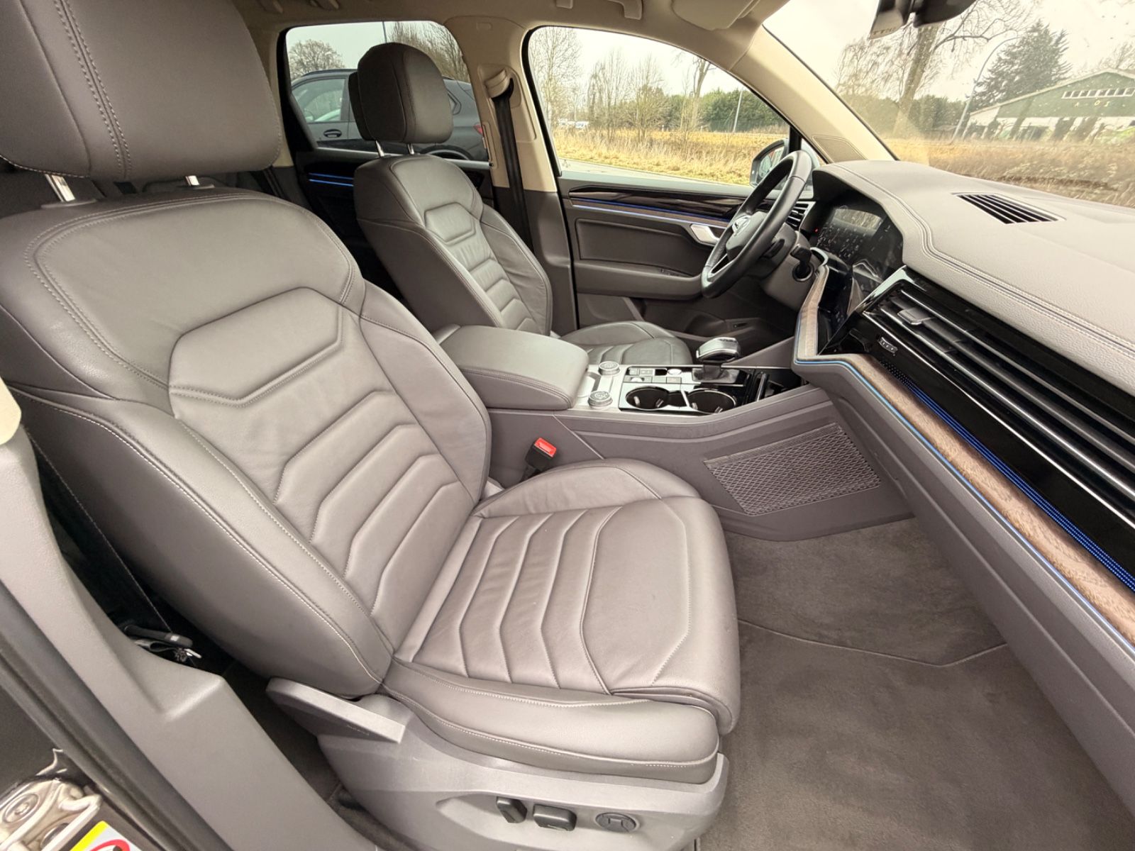 Volkswagen Touareg 3.0TDI Tip. 4Motion*LED*Luft*AHK*Kamera* foto 11