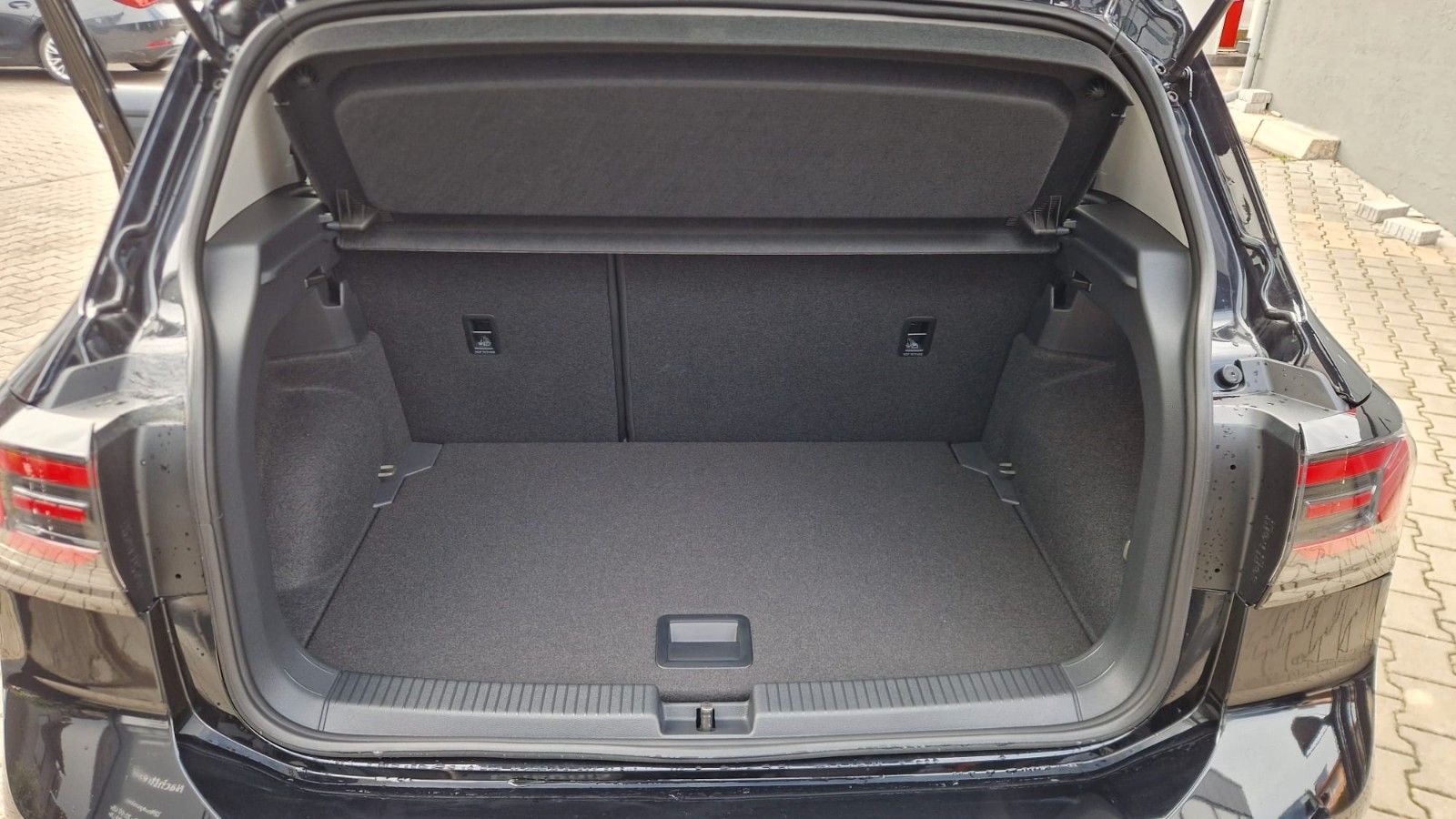 Volkswagen T-Cross 1.0 TSI 85 kW Life | TotW | R*CAM | 3 J. foto 22