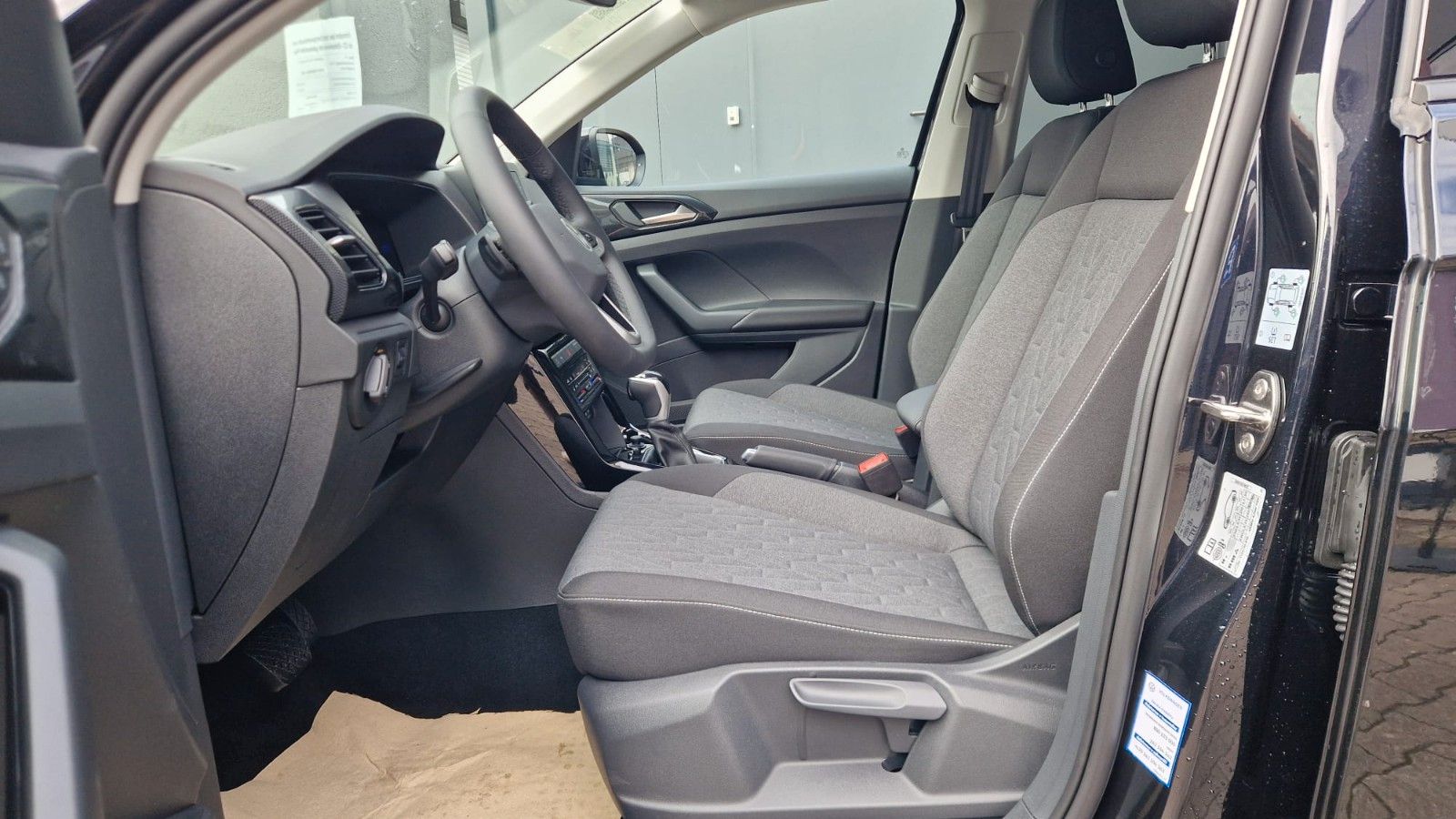 Volkswagen T-Cross 1.0 TSI 85 kW Life | TotW | R*CAM | 3 J. foto 9