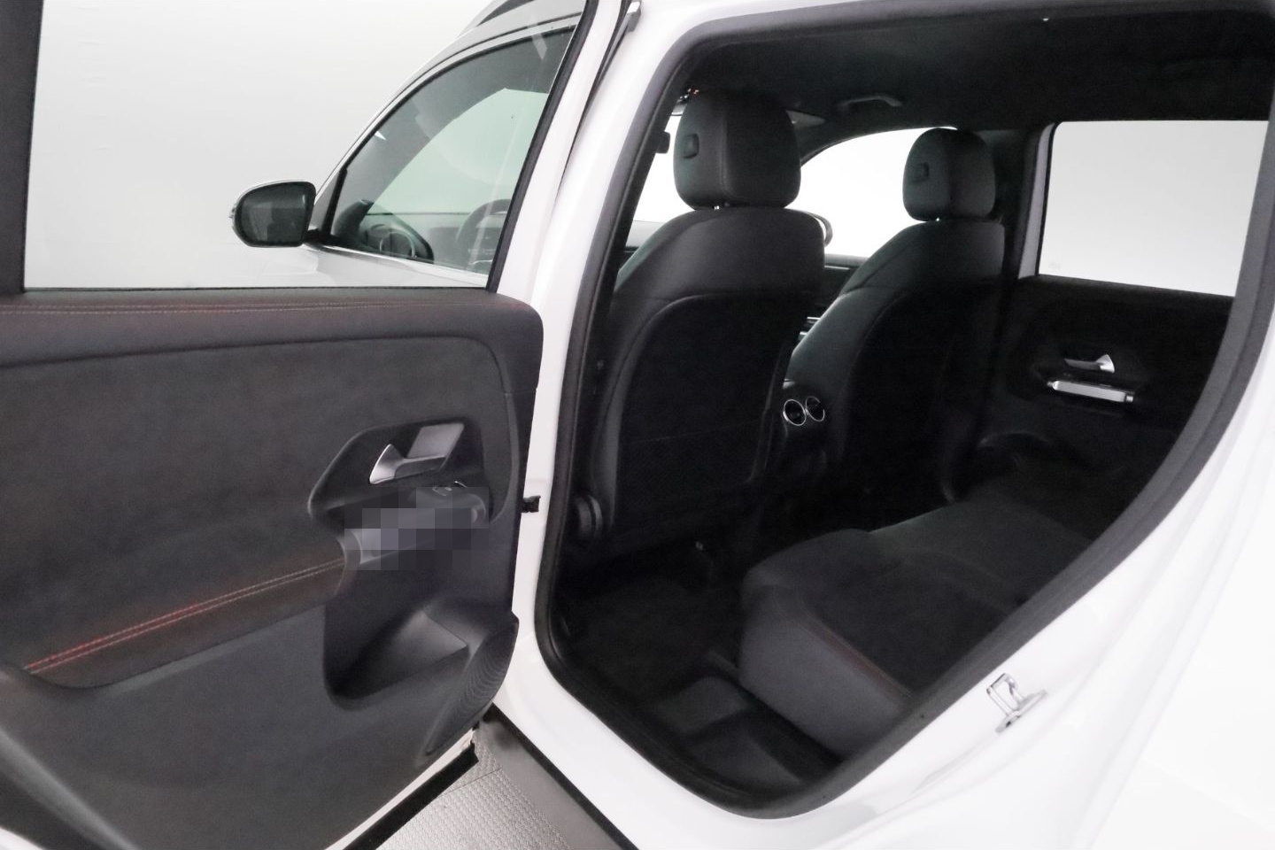 Mercedes-Benz GLB 220 d 4M 8G-DCT AMG Line+LED+NAVI+KAMERA+AHK foto 20