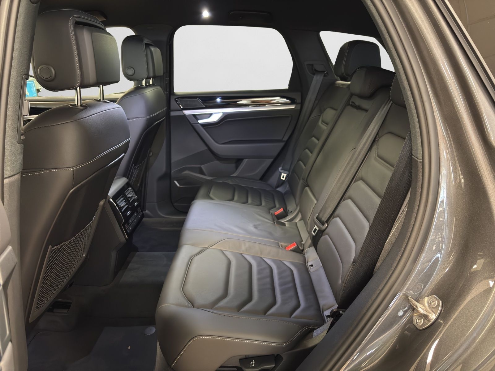 Volkswagen Touareg 3.0 V6 TDI NAVI AHK APP LEDER ACC 90 l foto 14