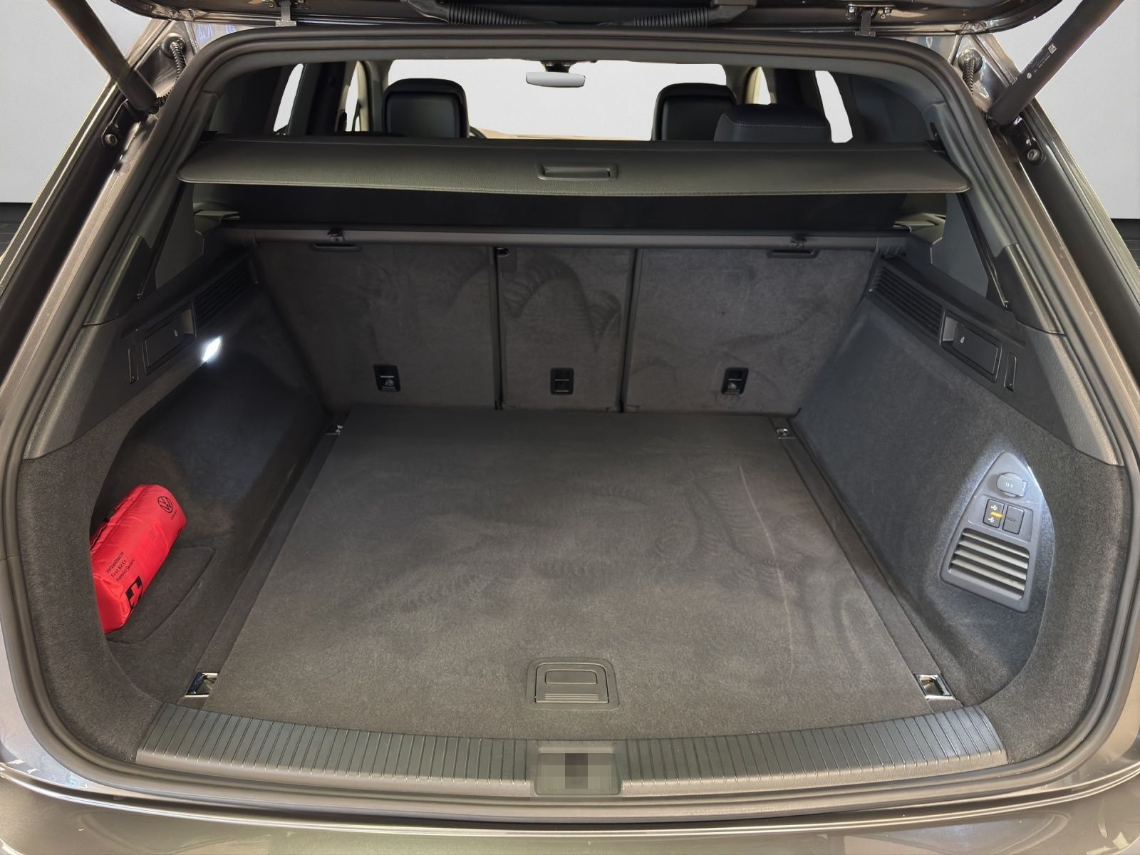 Volkswagen Touareg 3.0 V6 TDI NAVI AHK APP LEDER ACC 90 l foto 15