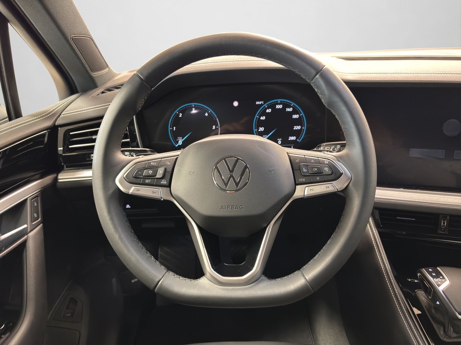 Volkswagen Touareg 3.0 V6 TDI NAVI AHK APP LEDER ACC 90 l foto 9