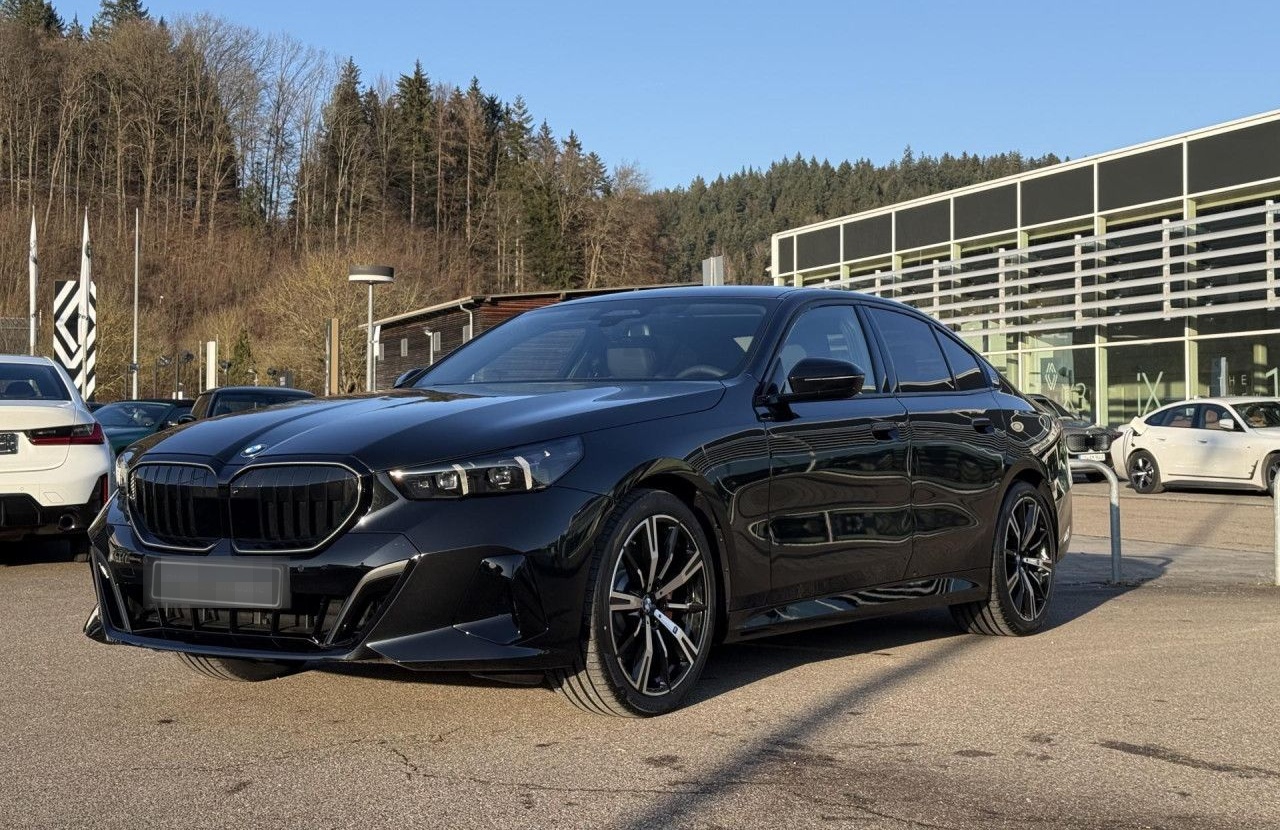 BMW 520d xdrive Limo M Sport Pro B&W AHK HUD foto 3