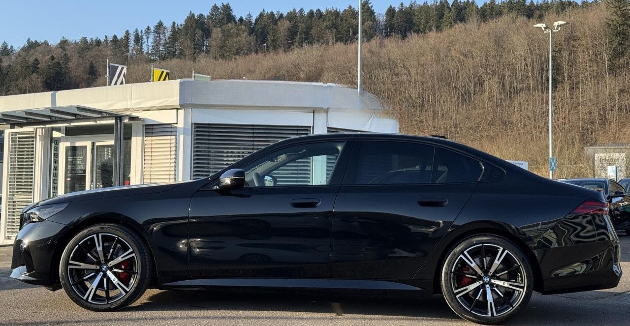 BMW 520d xdrive Limo M Sport Pro B&W AHK HUD foto 4