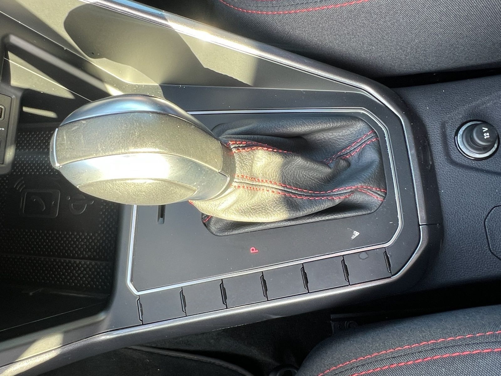 Volkswagen Polo 2.0 TSI DSG GTI LM18 BEATS NAVI LED VIRTUAL foto 11