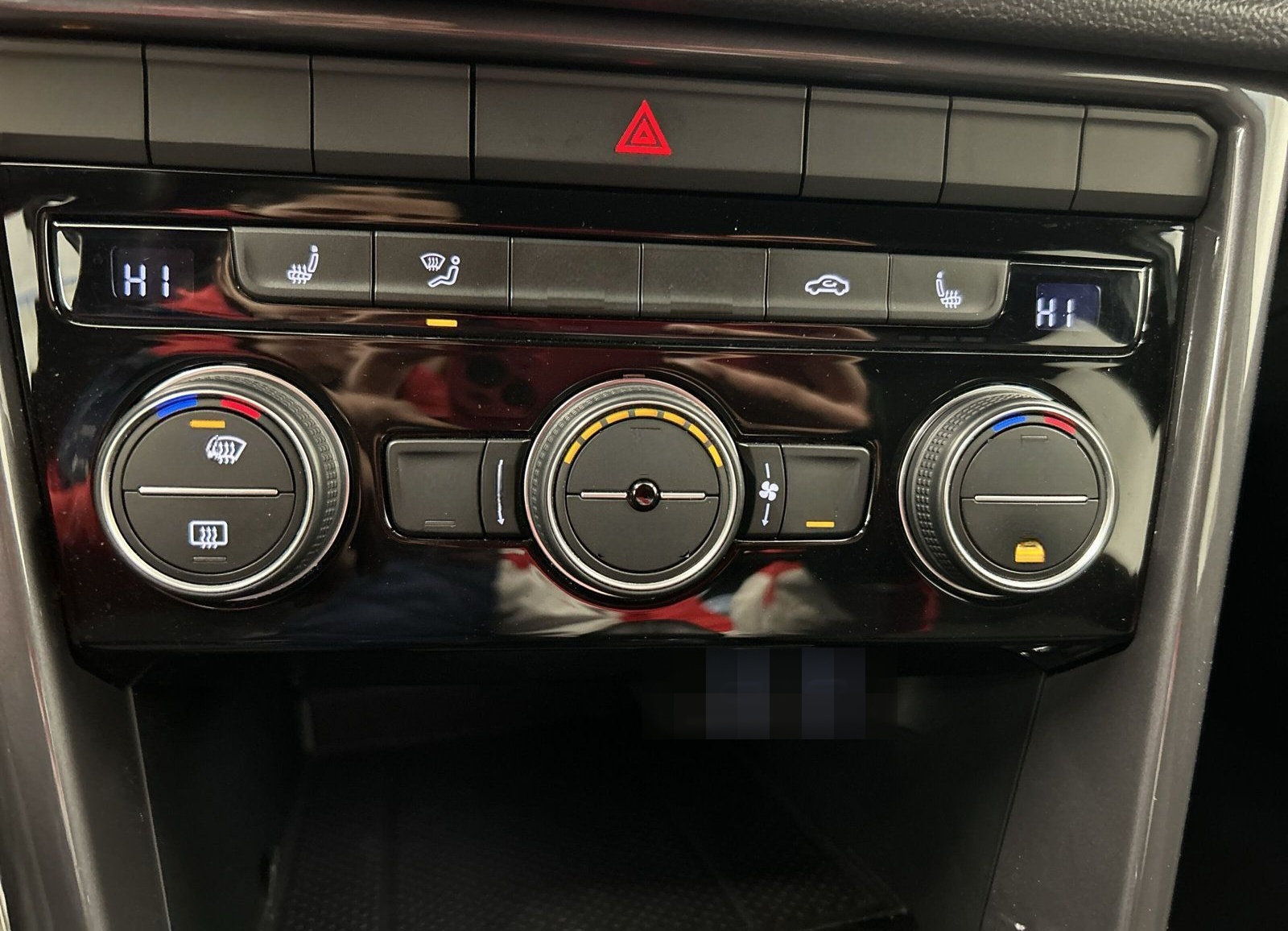 Volkswagen T-Roc 1.5 TSI Sport NAVI+PDC+SHZ VO.+FH EL. foto 16