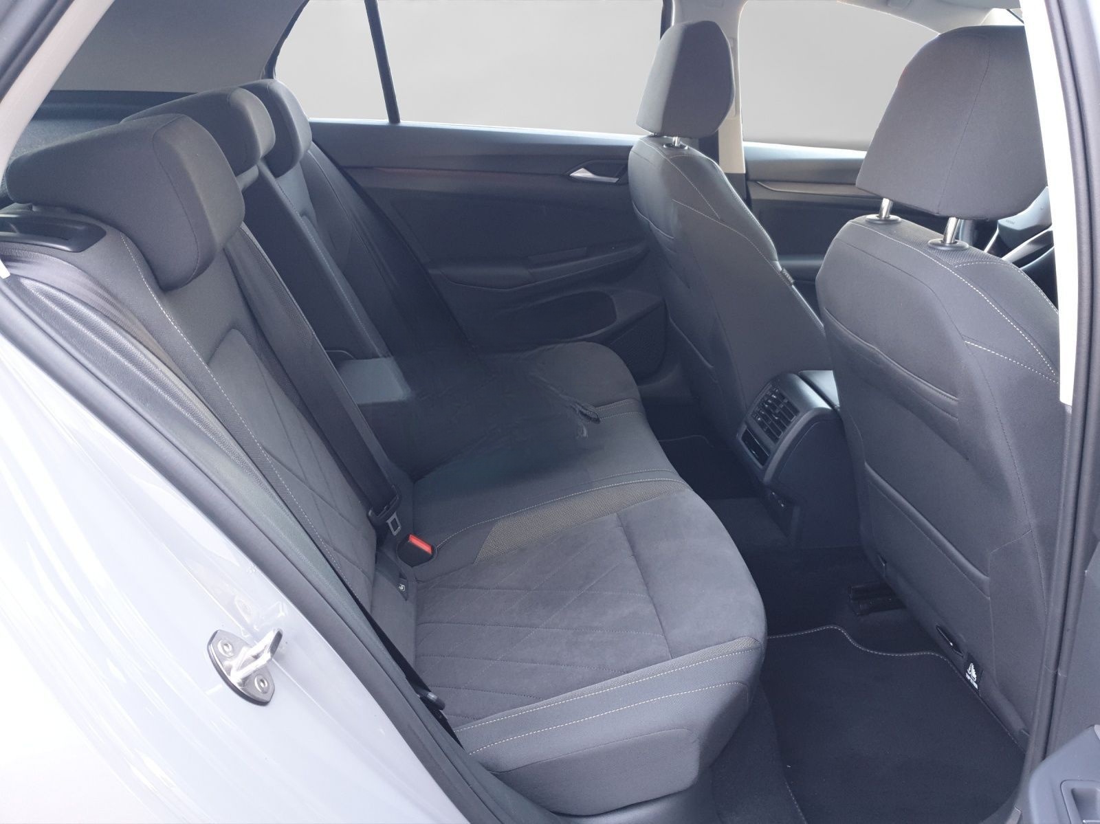 Volkswagen Golf 1.5 TSI STYLE ACC KAMERA PDC LED+ foto 6