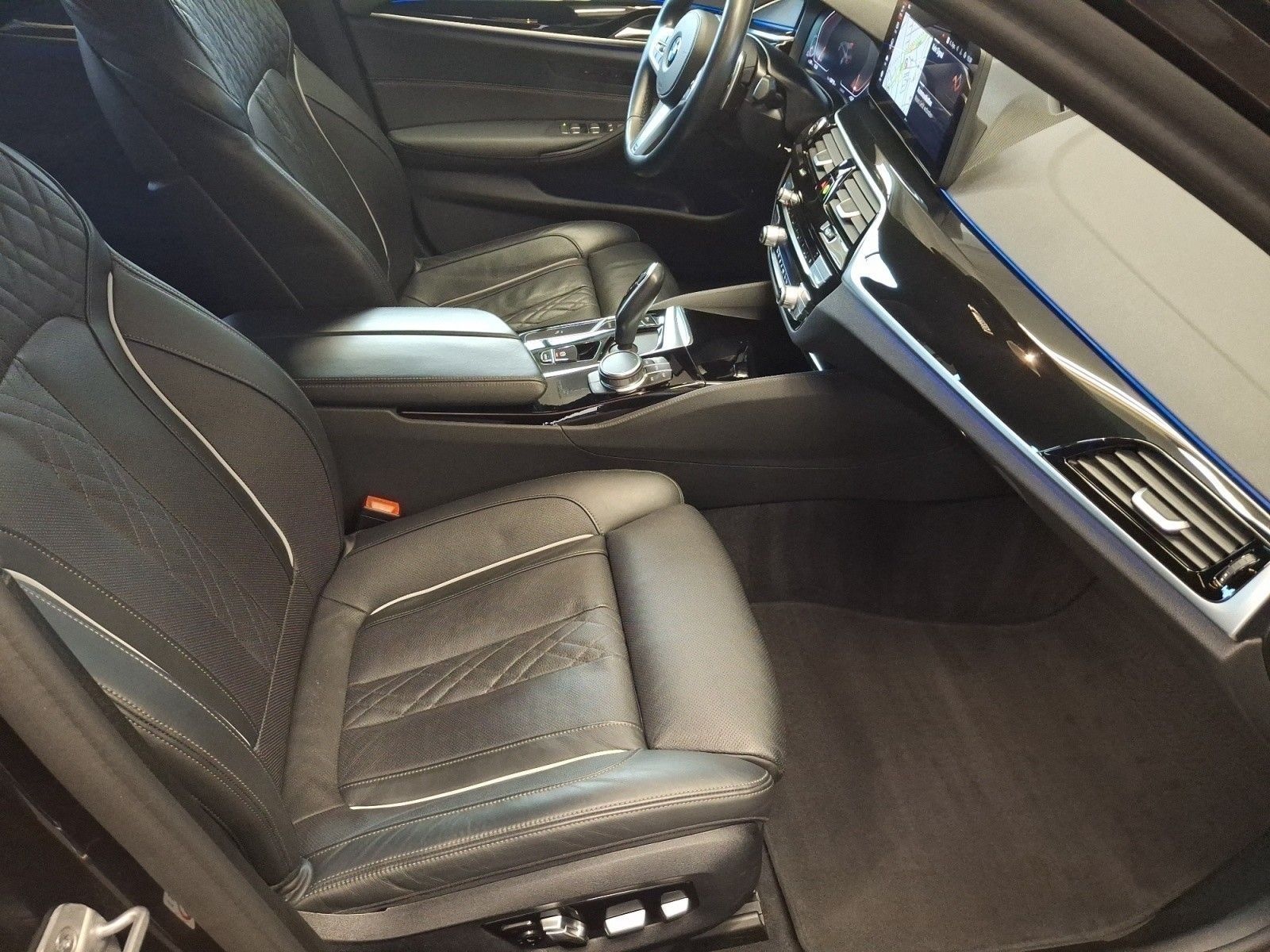 BMW 540d xDrive M Sportpaket Sport Aut. Komfortsitze foto 9