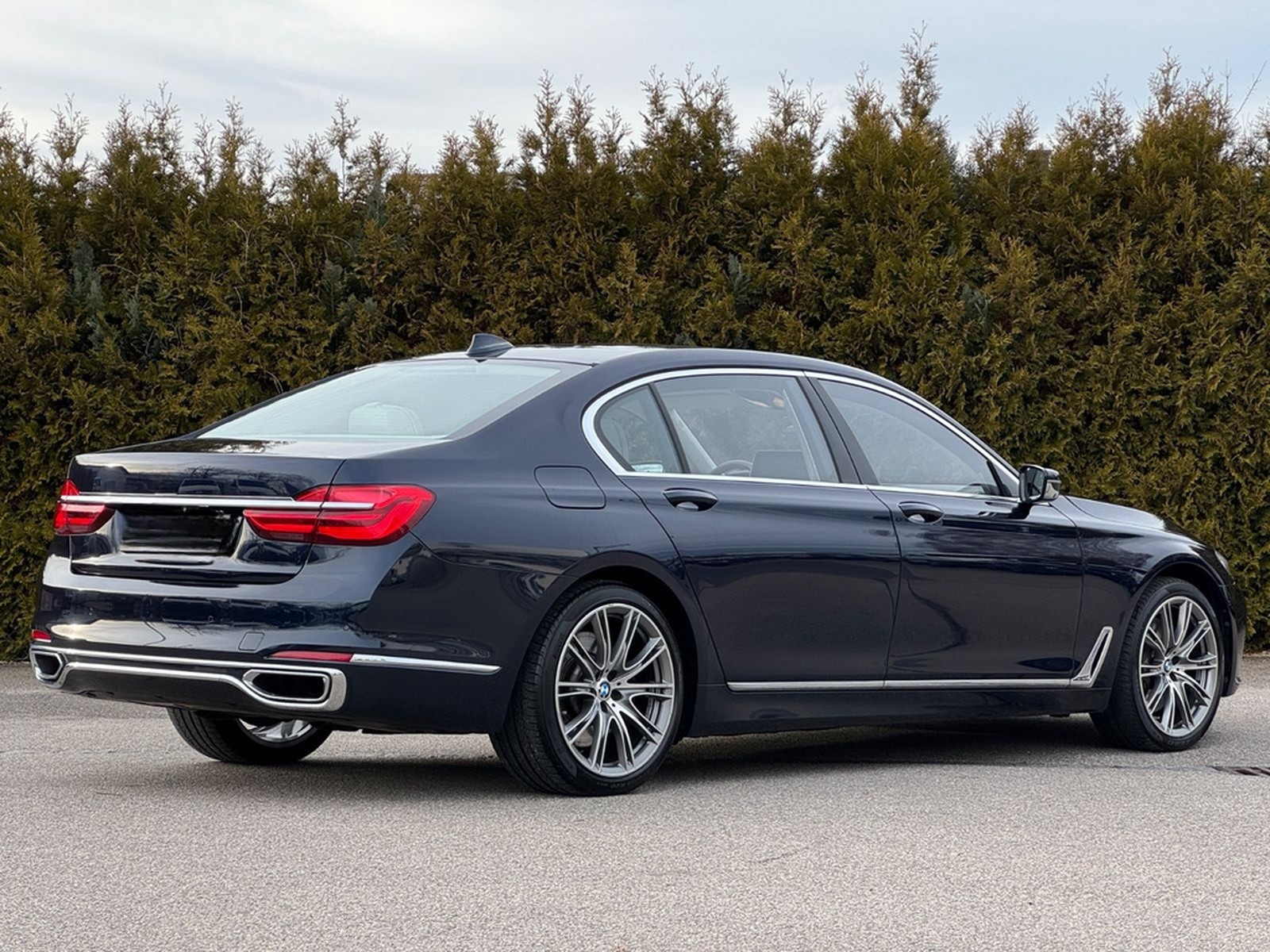 BMW 750L i xDrive Individual*Excutive-L*SKY-L*B&W* foto 3