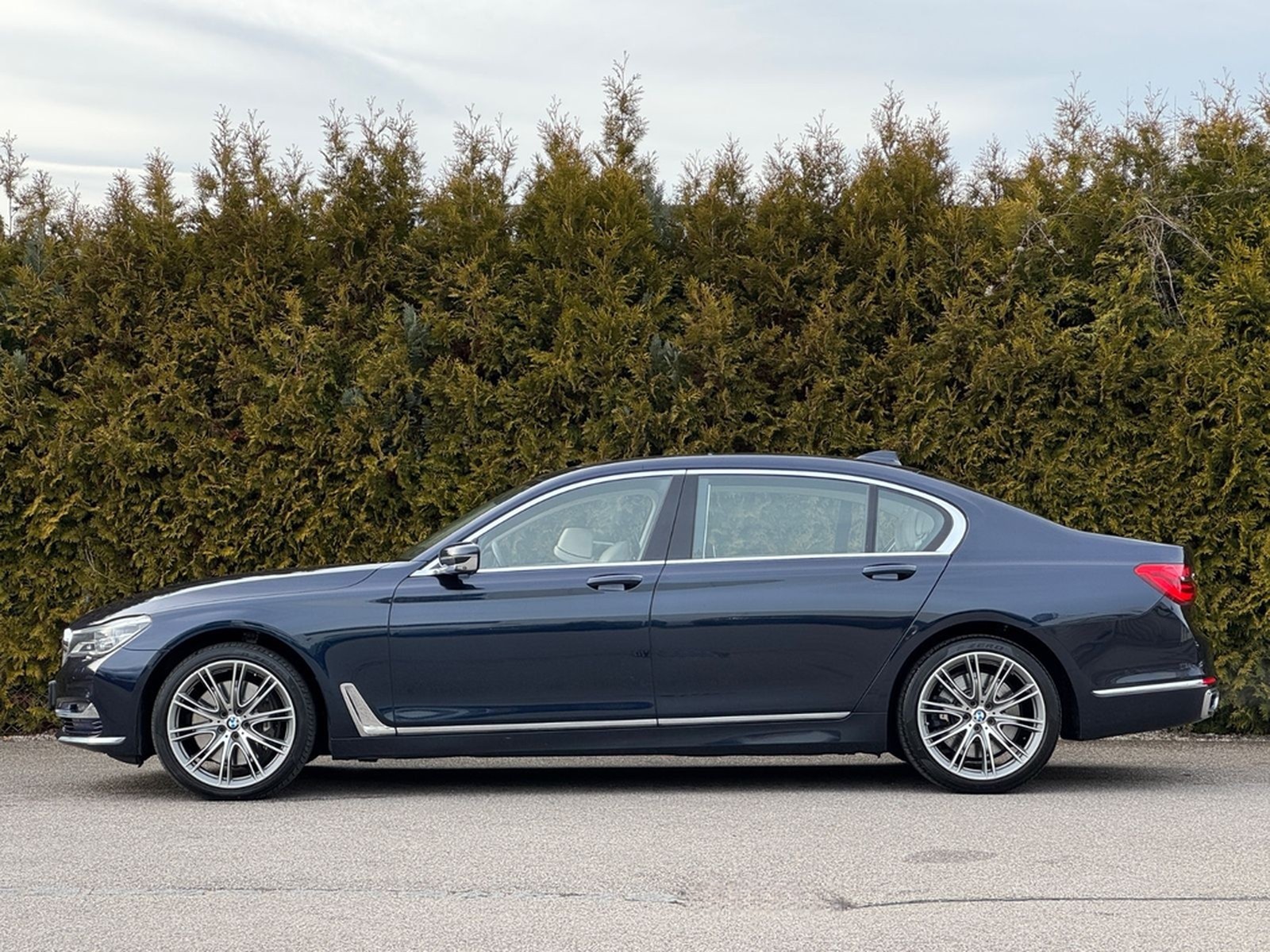 BMW 750L i xDrive Individual*Excutive-L*SKY-L*B&W* foto 40