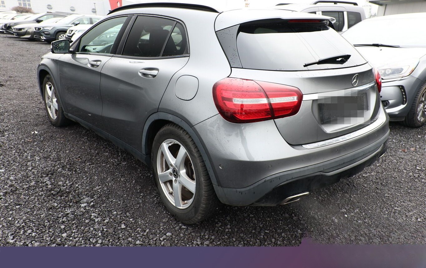 Mercedes-Benz GLA 200 d  Urban DCT AHK Nav LED BusinessP foto 4
