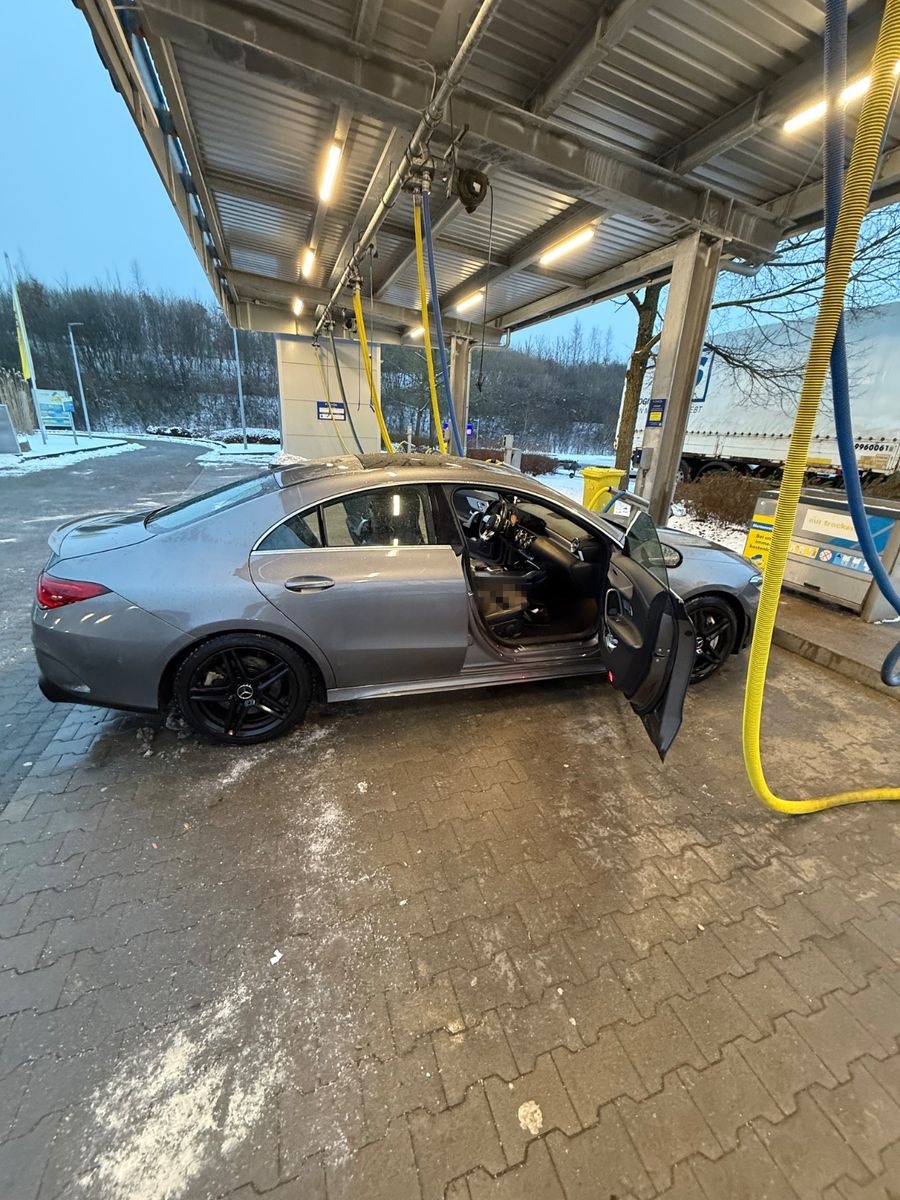 Mercedes-Benz CLA 35 AMG Mercedes-AMG CLA 35 4MATIC DCT Me... foto 2