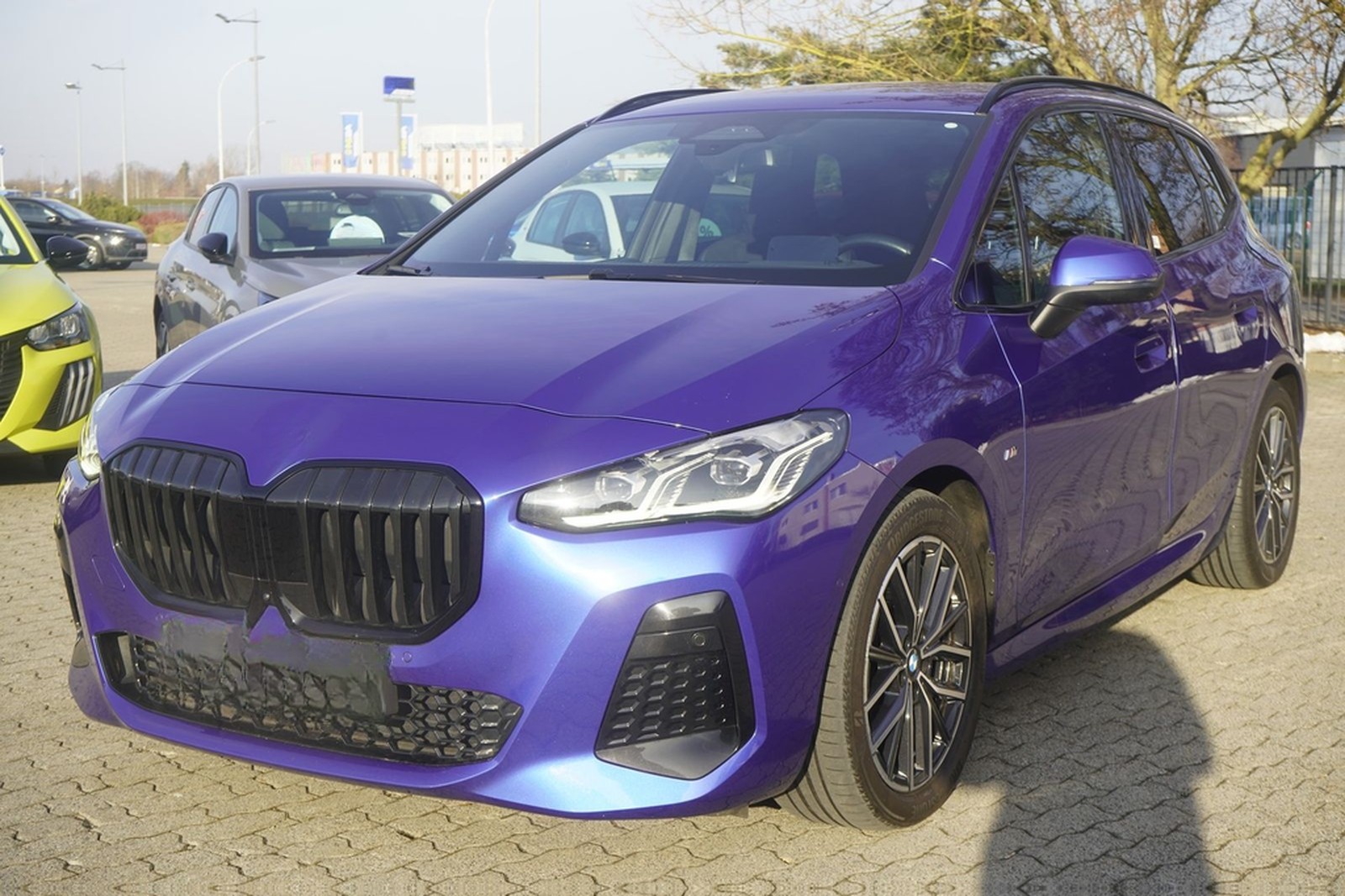 BMW 220i Active Tourer M Sport Aut. LED 360° Virtual foto 2