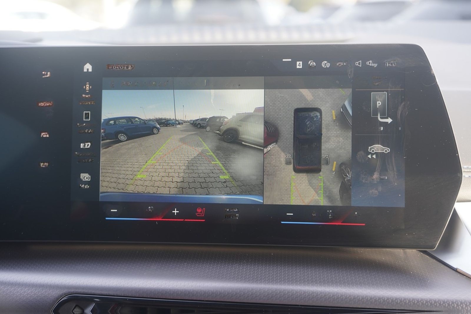 BMW 220i Active Tourer M Sport Aut. LED 360° Virtual foto 14