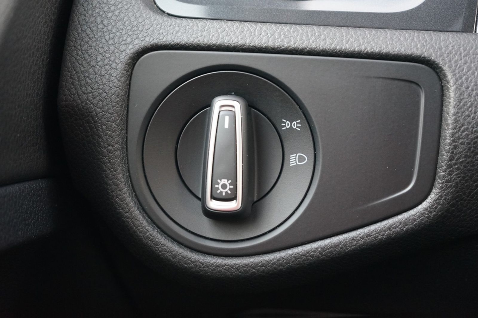 Volkswagen Golf VII Variant 1.5 TSI Navi ACC Kamera foto 20