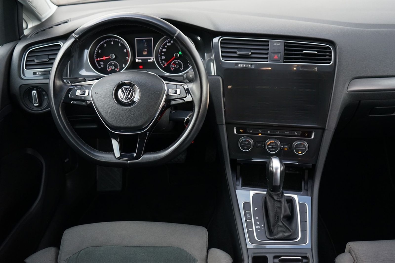 Volkswagen Golf VII Variant 1.5 TSI Navi ACC Kamera foto 9