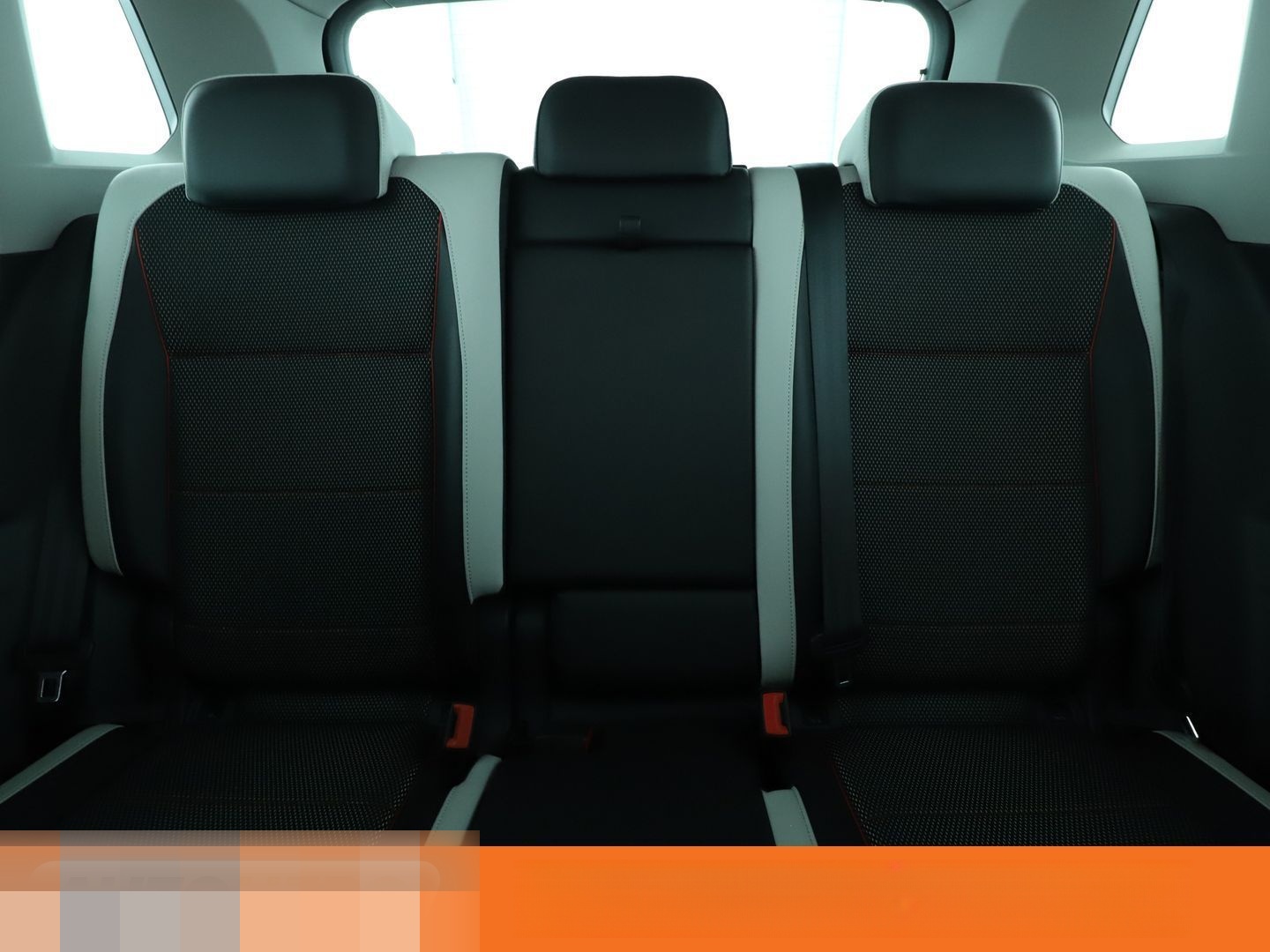 Volkswagen Tiguan 2.0 TDI Urban Sport 4Motion Aut.*NAVI*HUD foto 16
